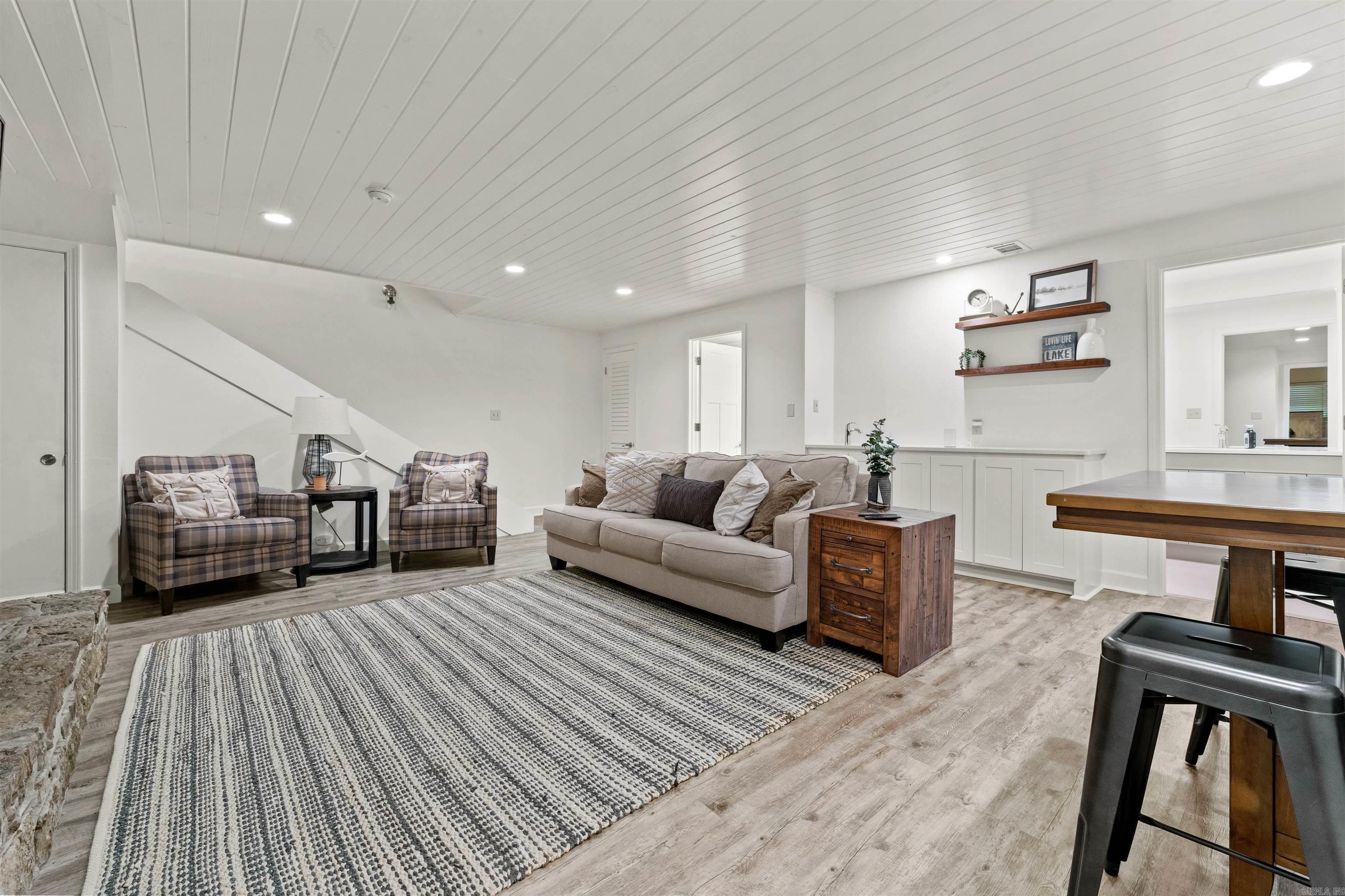 GOLDEN RETREAT - Residential