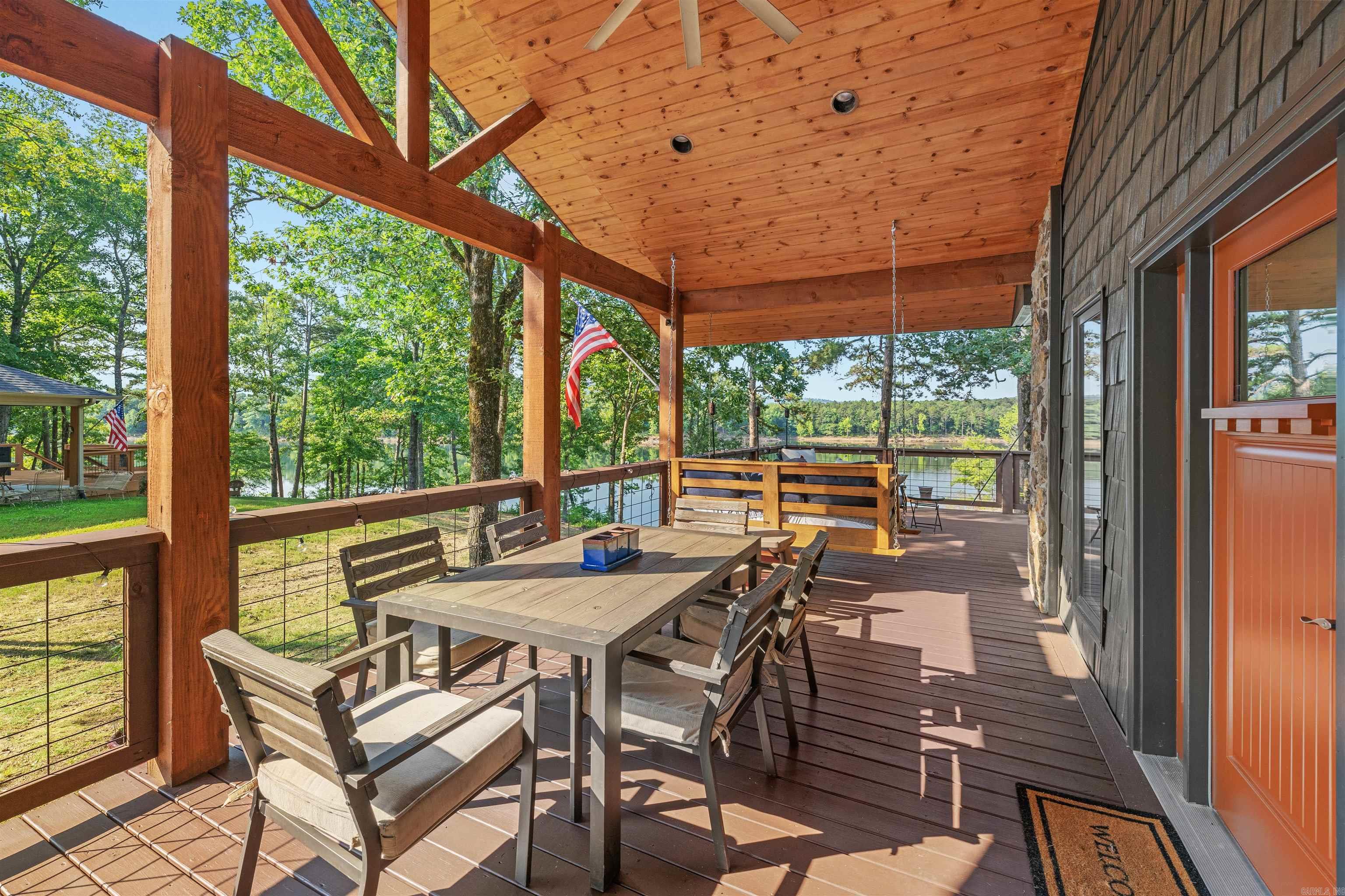 GOLDEN RETREAT - Residential