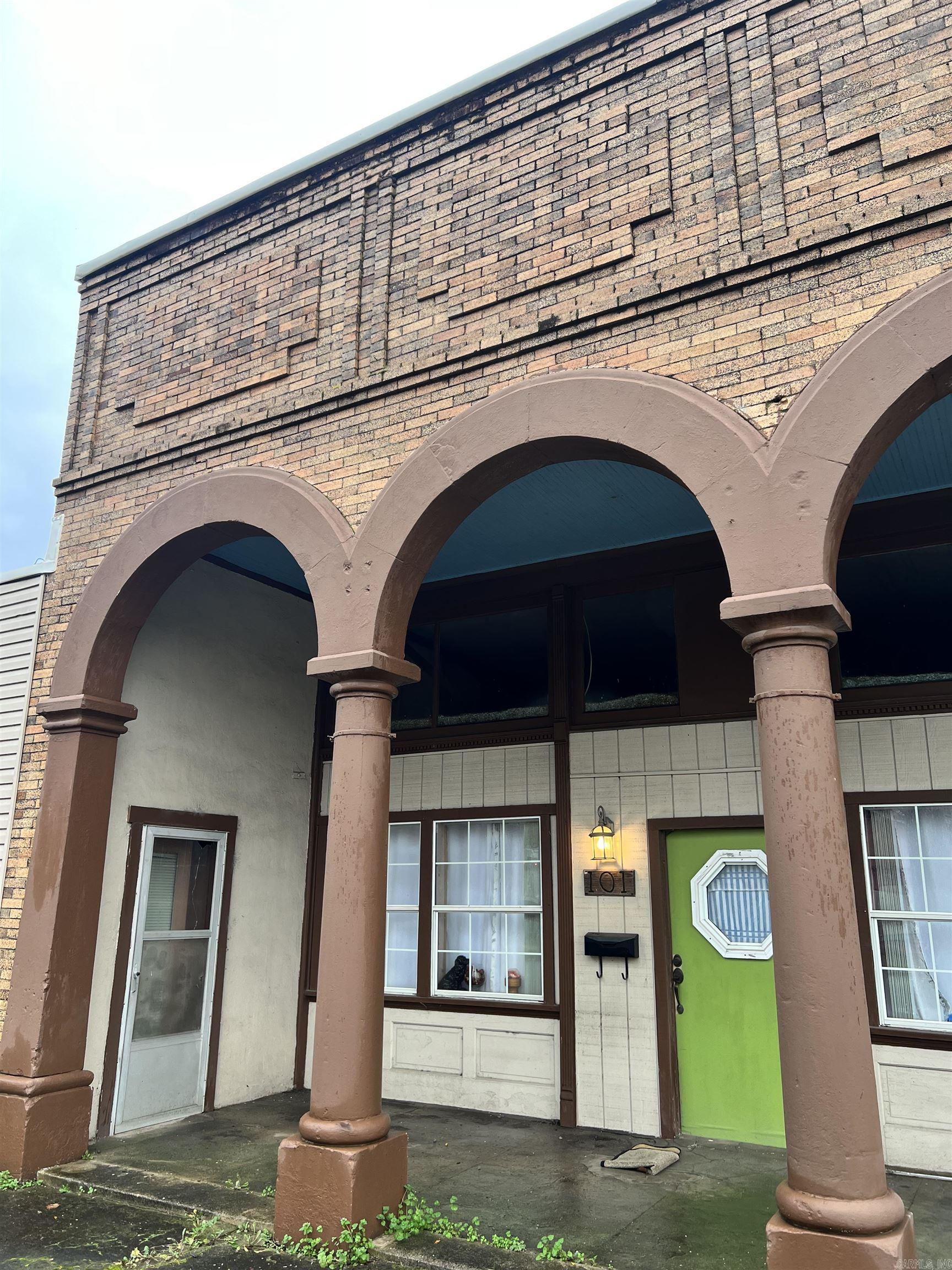 Old Leola bank built in 1907 and was remodeled into a home in 1988. Still has the old bank vault that is now a pantry! Newer roof.  You don't find properties like this very often! This is a neat opportunity to own a piece of Grant Co History