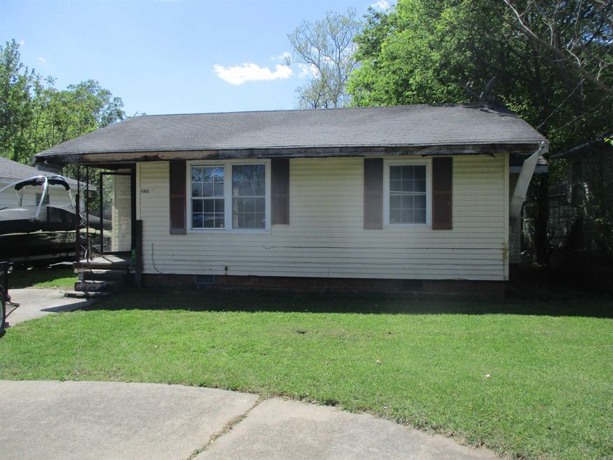 Investors take a look!!  This cute 2 bedroom 1 bath home is located in the heart of North Little Rock close to schools, parks, and shopping.  With a little TLC and some elbow grease, this place could really shine.  This is a Fannie Mae Homepath property.  AGENTS PLEASE SEE AGENT REMARKS FOR INFO ON HOW TO SUBMIT OFFERS.