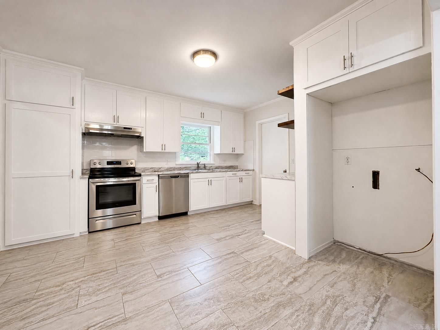 WEST THOMPSON HEIGHTS - Residential