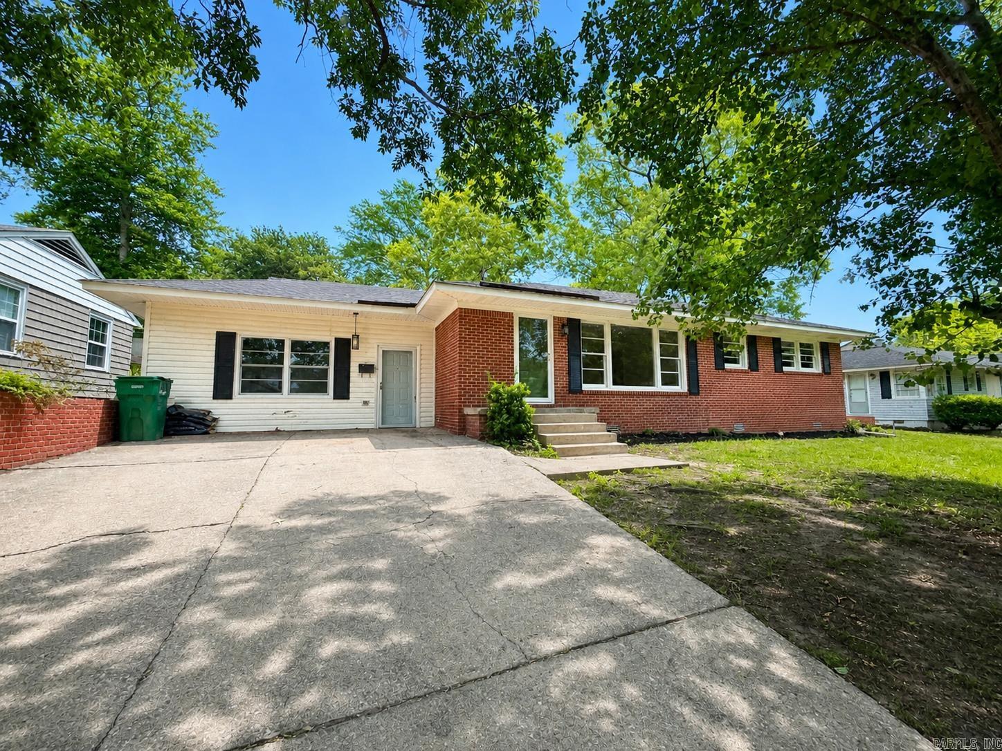 WEST THOMPSON HEIGHTS - Residential