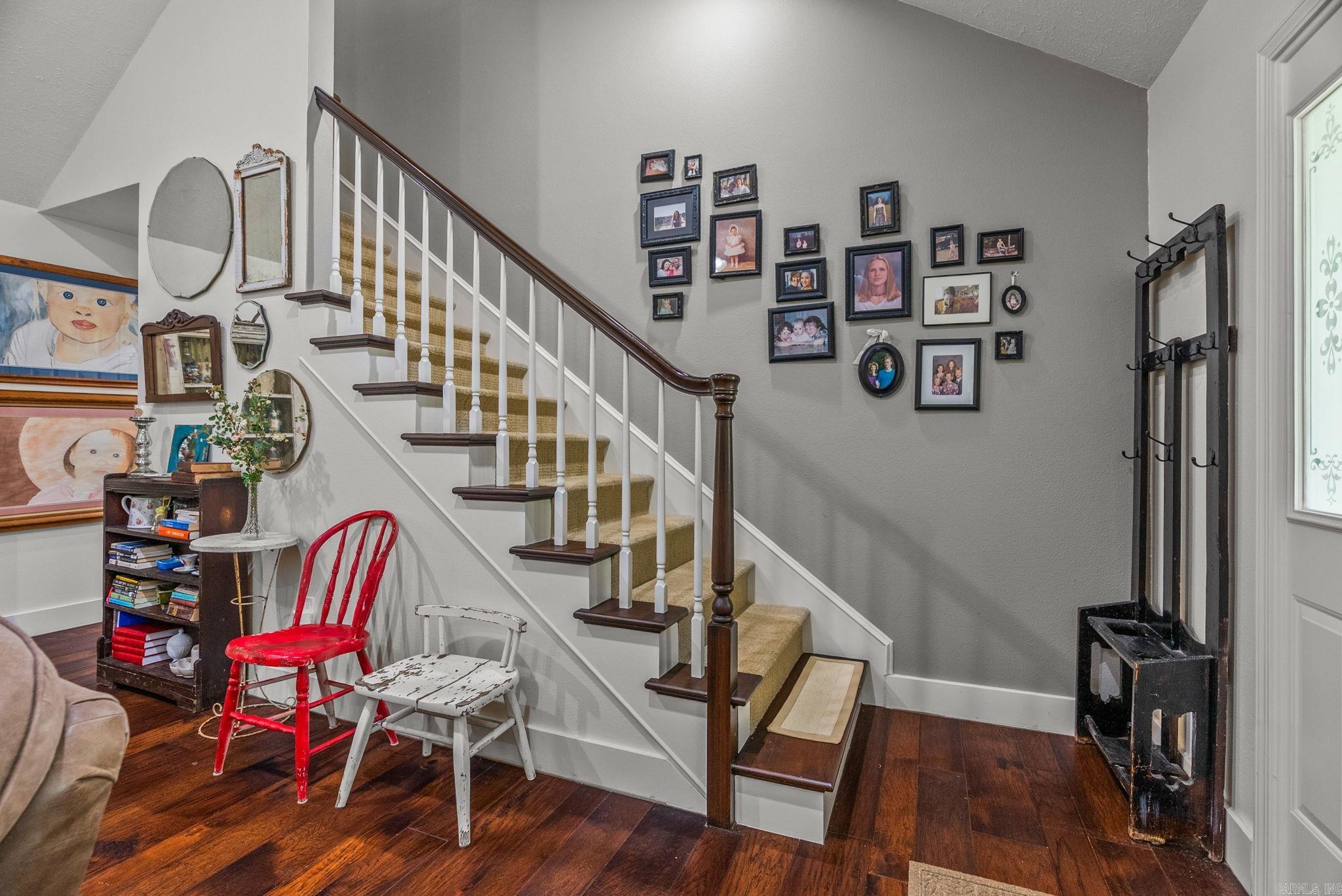 SIMMONS PLACE - Residential