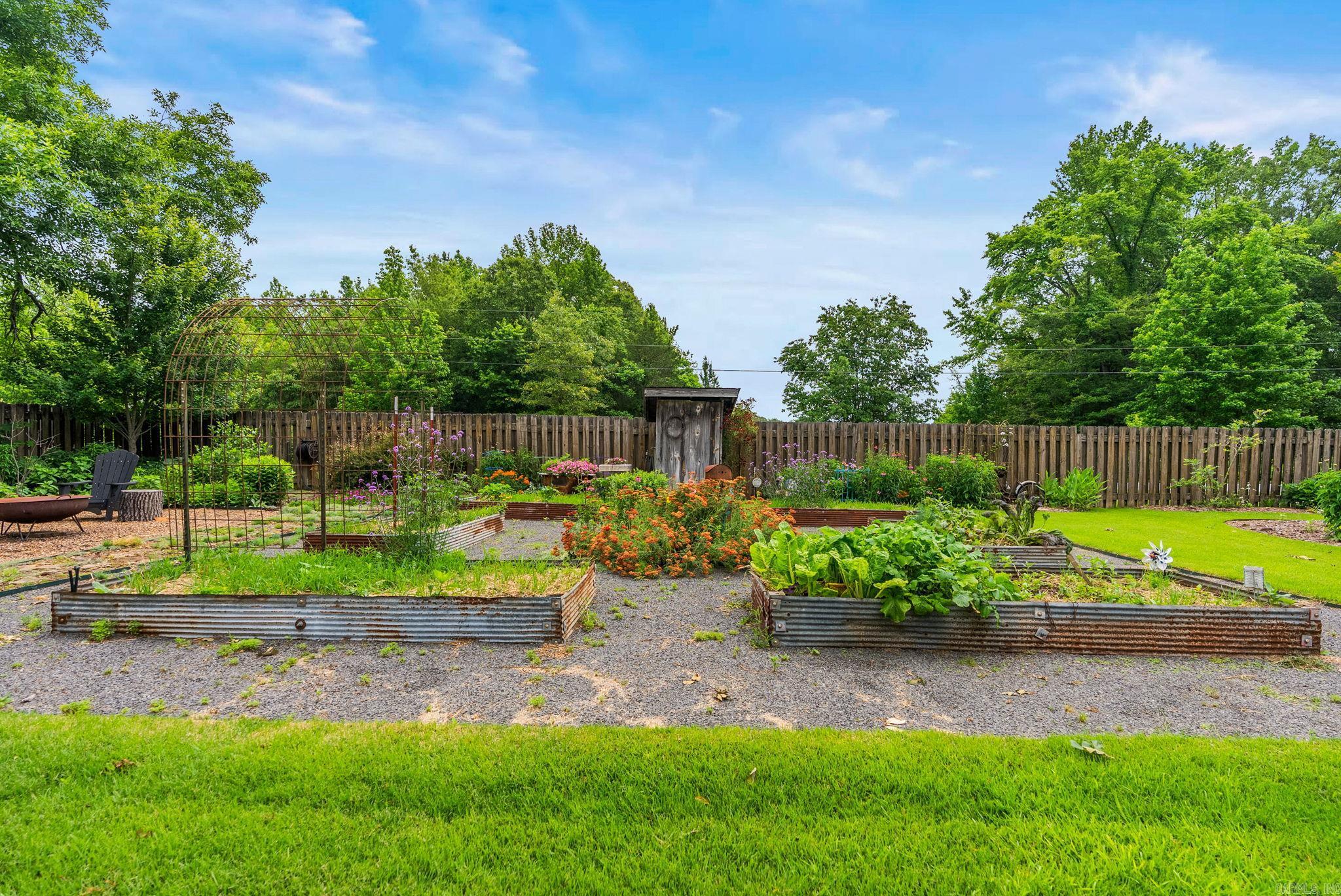 SIMMONS PLACE - Residential