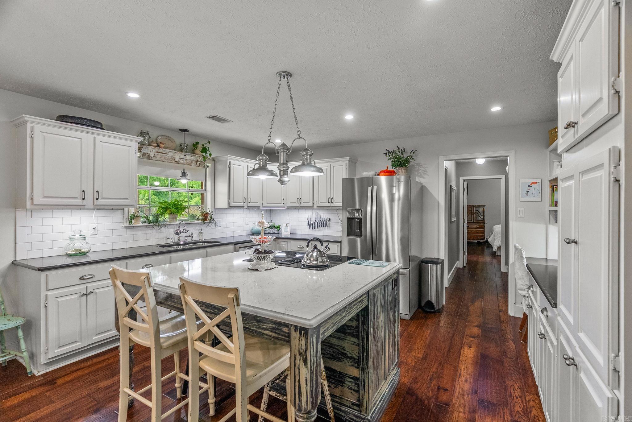 SIMMONS PLACE - Residential