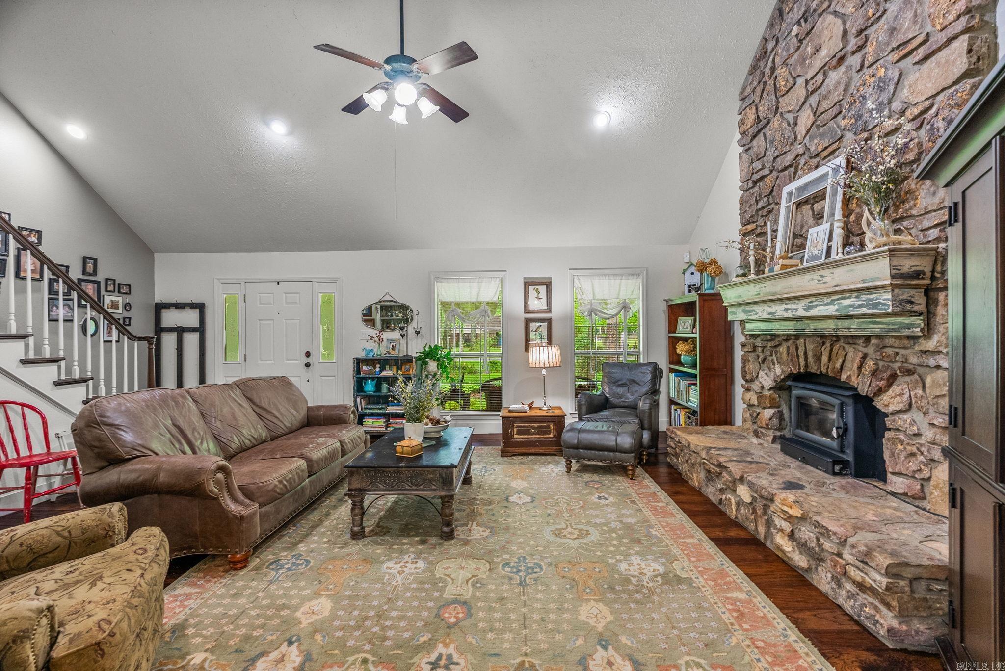 SIMMONS PLACE - Residential