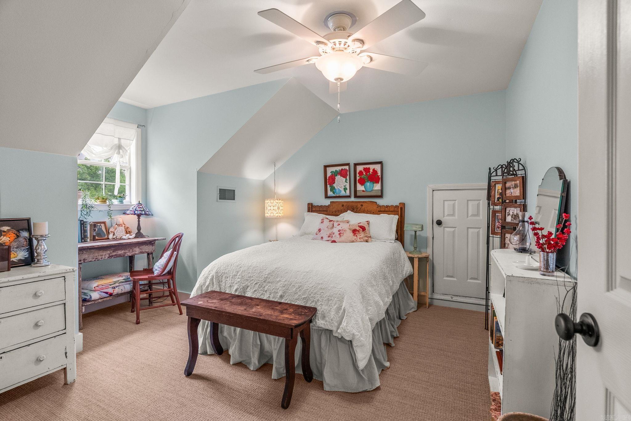 SIMMONS PLACE - Residential