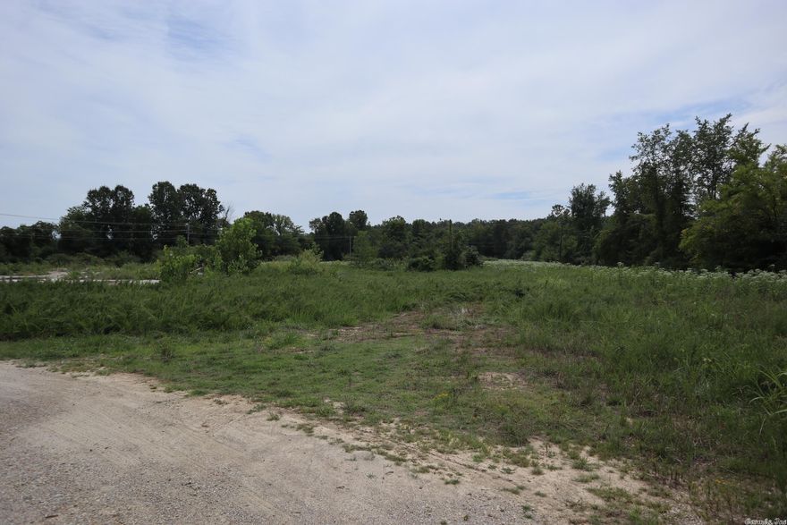 COMMERCIAL LAND FOR SALE IN SALEM ARKANSAS. 6.69 acres M/L - $169,000. Great business opportunity. This property is located on Hwy. 9 N in a high traffic area. The property has great potential for development. It could easily be subdivided in to lots. Electricity, high speed internet and city utilities are available. For more information, contact our office.