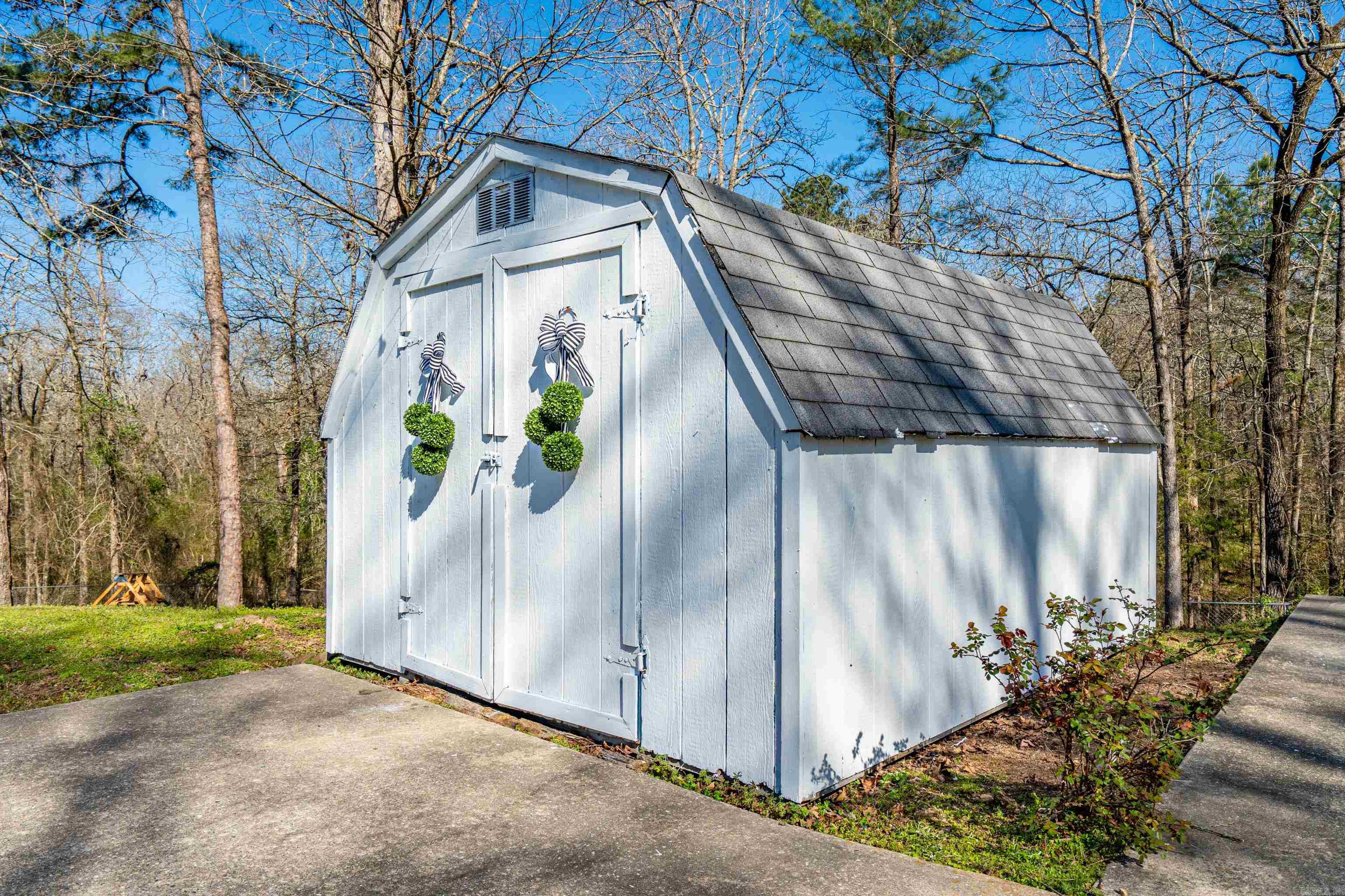 PARKWAY VILLAGE - Residential