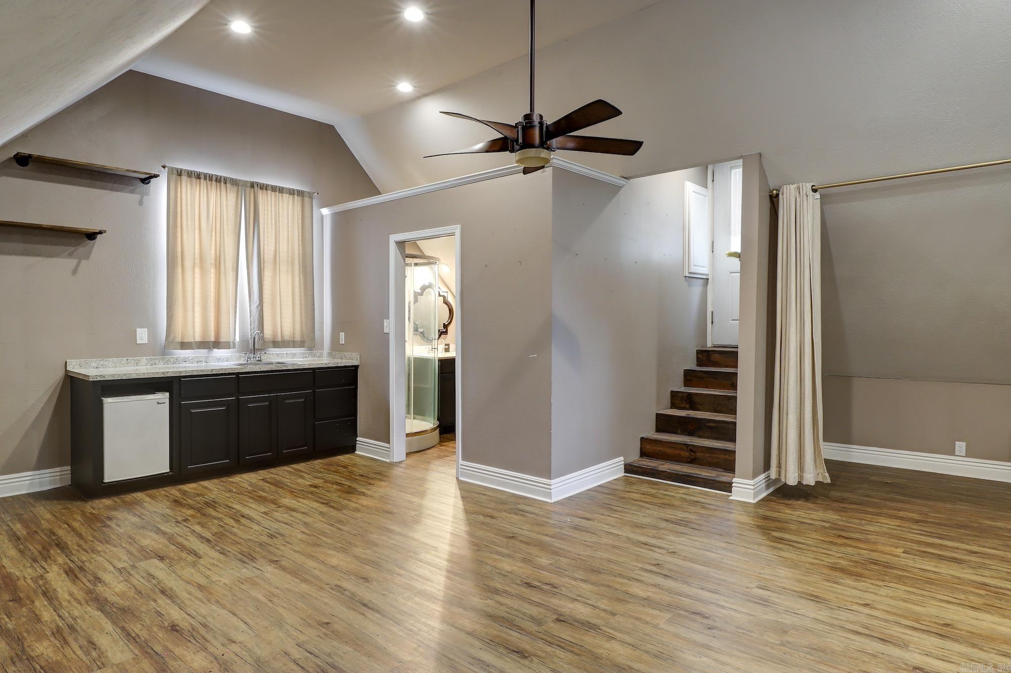 Tall Oaks - Residential