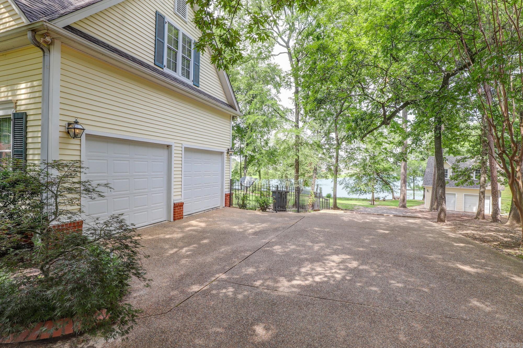Tall Oaks - Residential