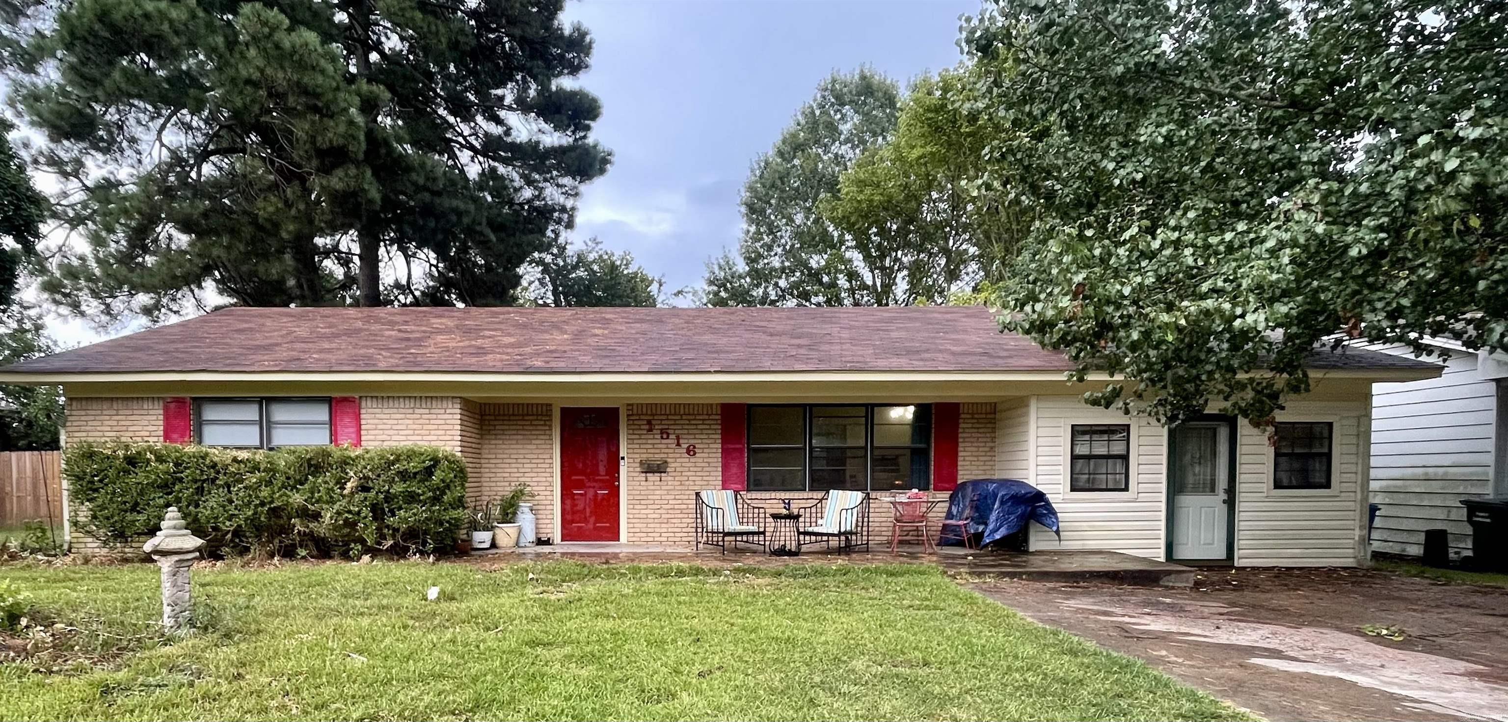 4 BR / 1.5 Bath in the heart of Magnolia, you don't want to miss this one! Large open concept living and dining room. Off the kitchen you will find a large laundry and mud room w/access to back yard. This home also has a 7' x 6'5" room that is cedar lined with upper shelving and has space available for a chest freezer as well as gun safe, etc. PLEASE NOTE this room will remain locked during all showings for client safety. NEW ROOF August 2023 - NEW HVAC SYSTEM 2024 - NEW ELECTRICAL SERVICE (including main panel) installed by Steve Flow from H&F Electric June 2024 - NEW FLOORING 2025 *** MINIMUM OF 2 HOURS NOTICE NEEDED FOR SHOWINGS *** SQ. FOOTAGE IS APPROXIMATE and SHOULD BE MEASURED BY BUYER/BUYER'S AGENT FOR ACCURACY***