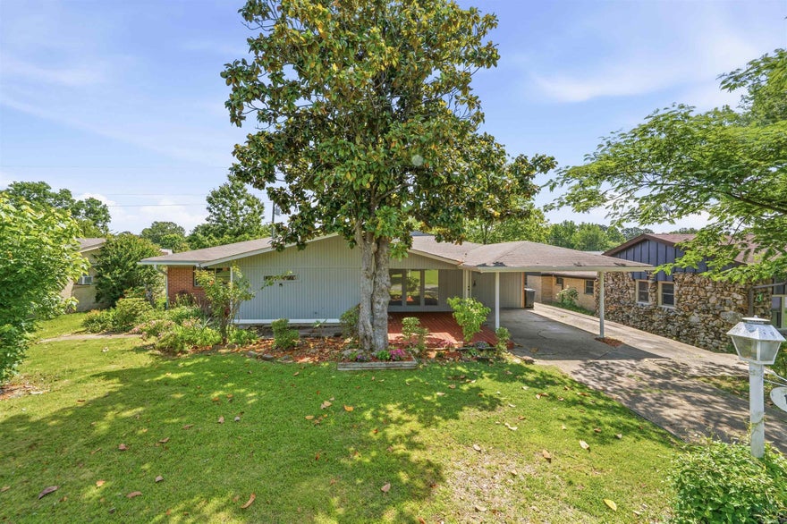 Freshly updated 4-bedroom, 2-bath home in an established Jacksonville neighborhood featuring TWO bonus rooms perfect for an office, playroom, craft room, or flex space. Recent renovations include updated finishes, refreshed interiors, and improved curb appeal. Conveniently located near local amenities, schools, and Little Rock Air Force Base.  This versatile property offers flexible living options for a variety of needs, including work-from-home space, multi-generational living, or investment potential. Don’t miss the opportunity to see this move-in-ready home!