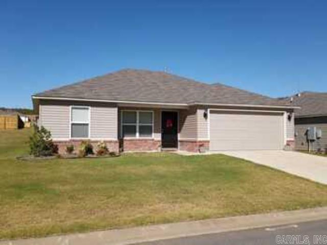 3 Year old 3, Bedroom 2 Bath Home in Quiet Cove. Family oriented Neighborhood. Country Like setting. 10 Min to Donaghey St. in Conway. Only lived in for the first year. Bedrooms carpet, Living-room Carpet, All other flooring Vinyl Up graded celling fans, and light fixtures in Dinning and Primary Bedroom.