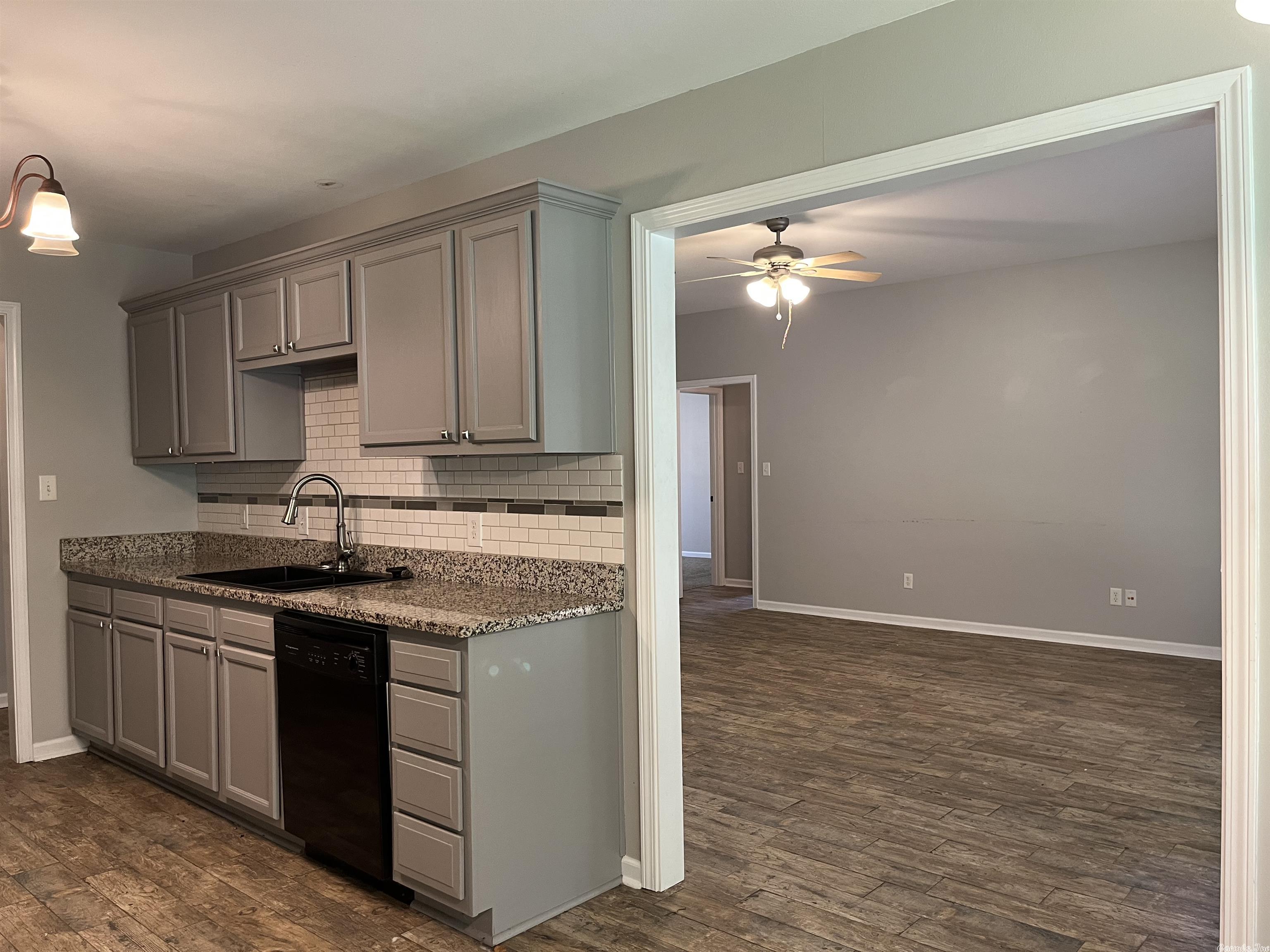 MEADOW CREEK - Residential