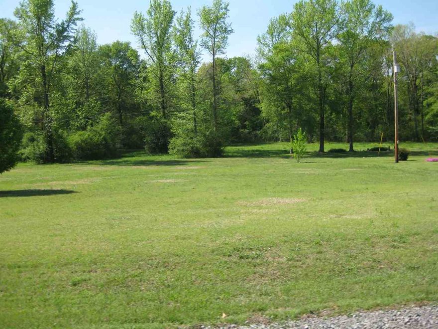 Great building site. Only 1/2 mile off Hwy 65.