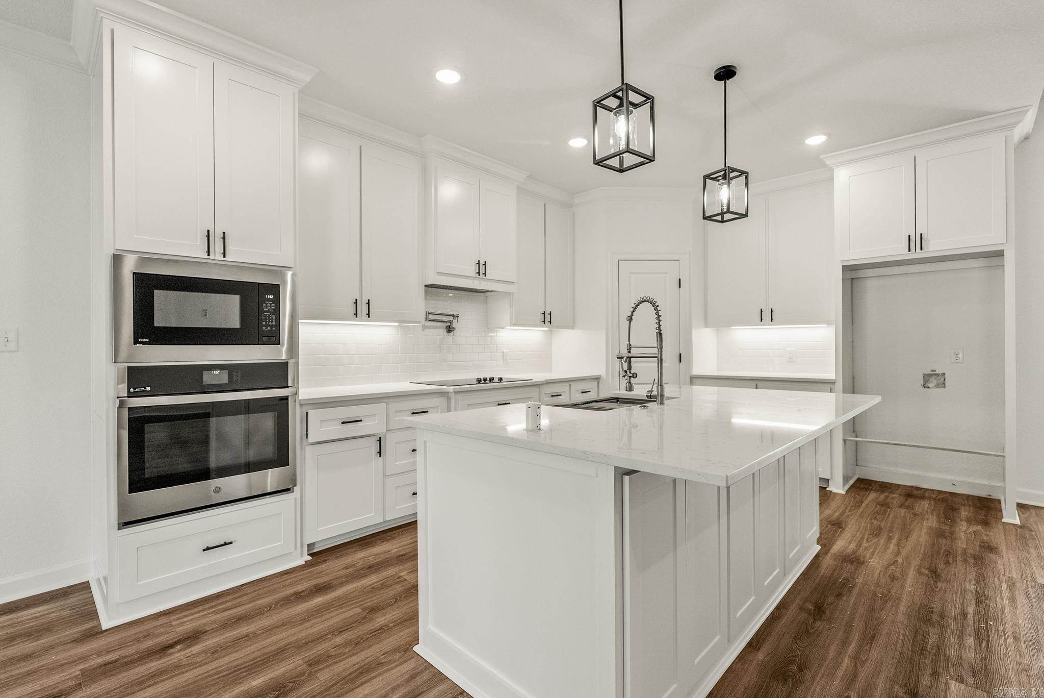 SUNSET LANDING - Residential