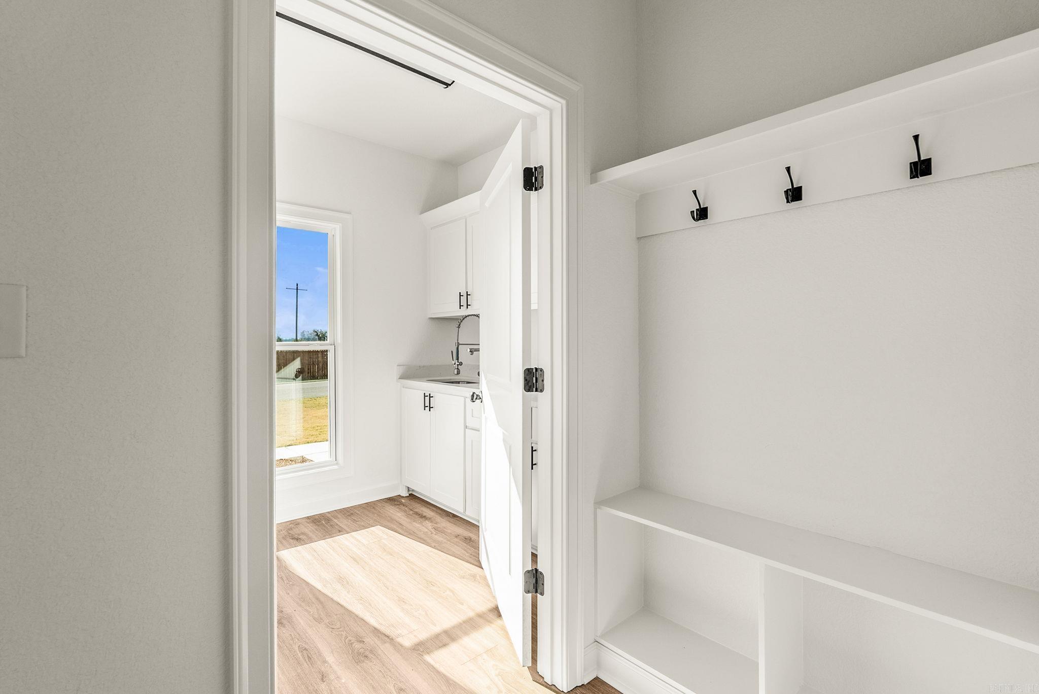 SUNSET LANDING - Residential