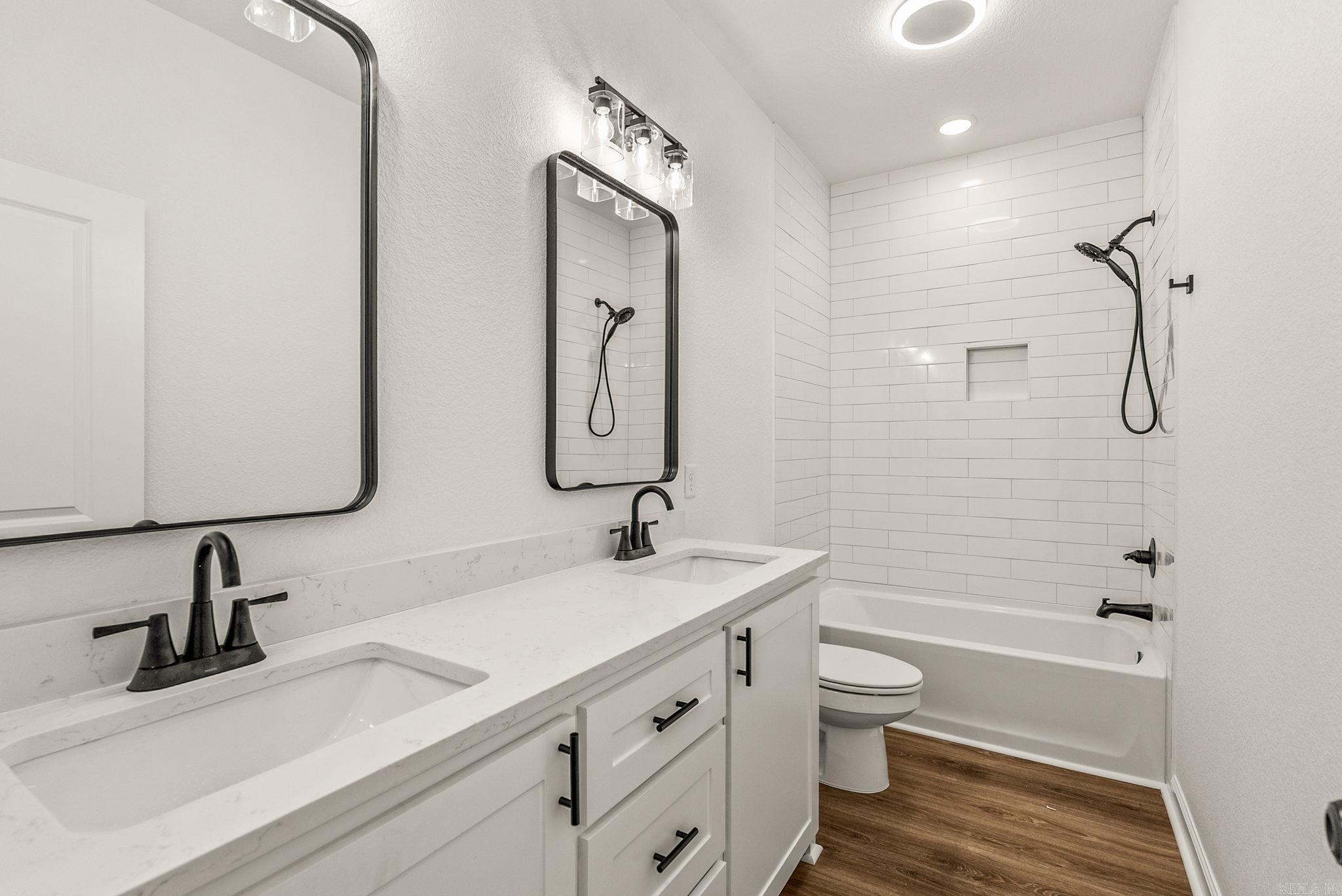 SUNSET LANDING - Residential