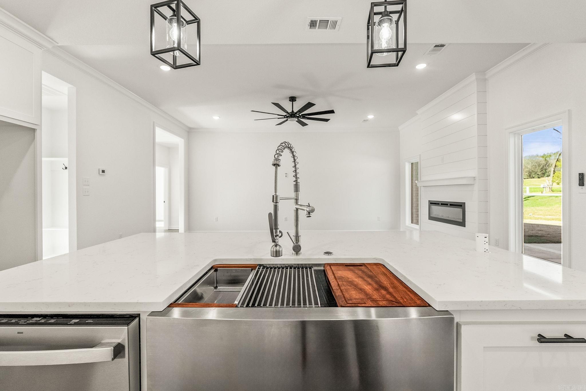 SUNSET LANDING - Residential