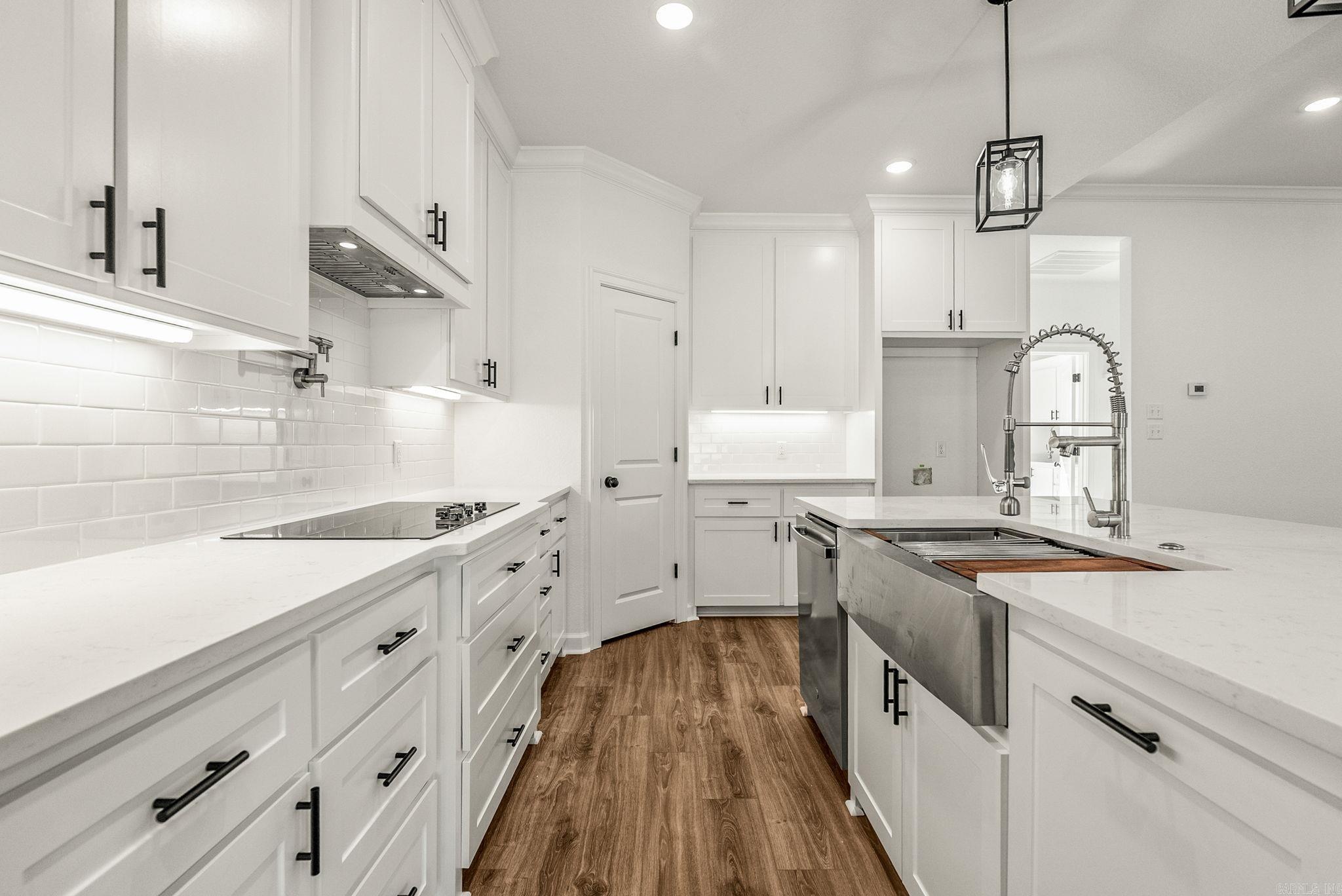 SUNSET LANDING - Residential