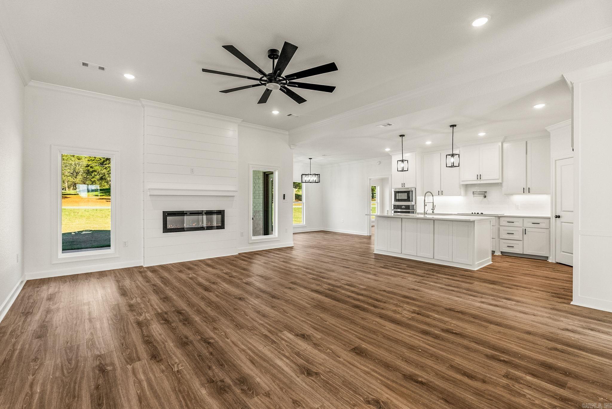 SUNSET LANDING - Residential