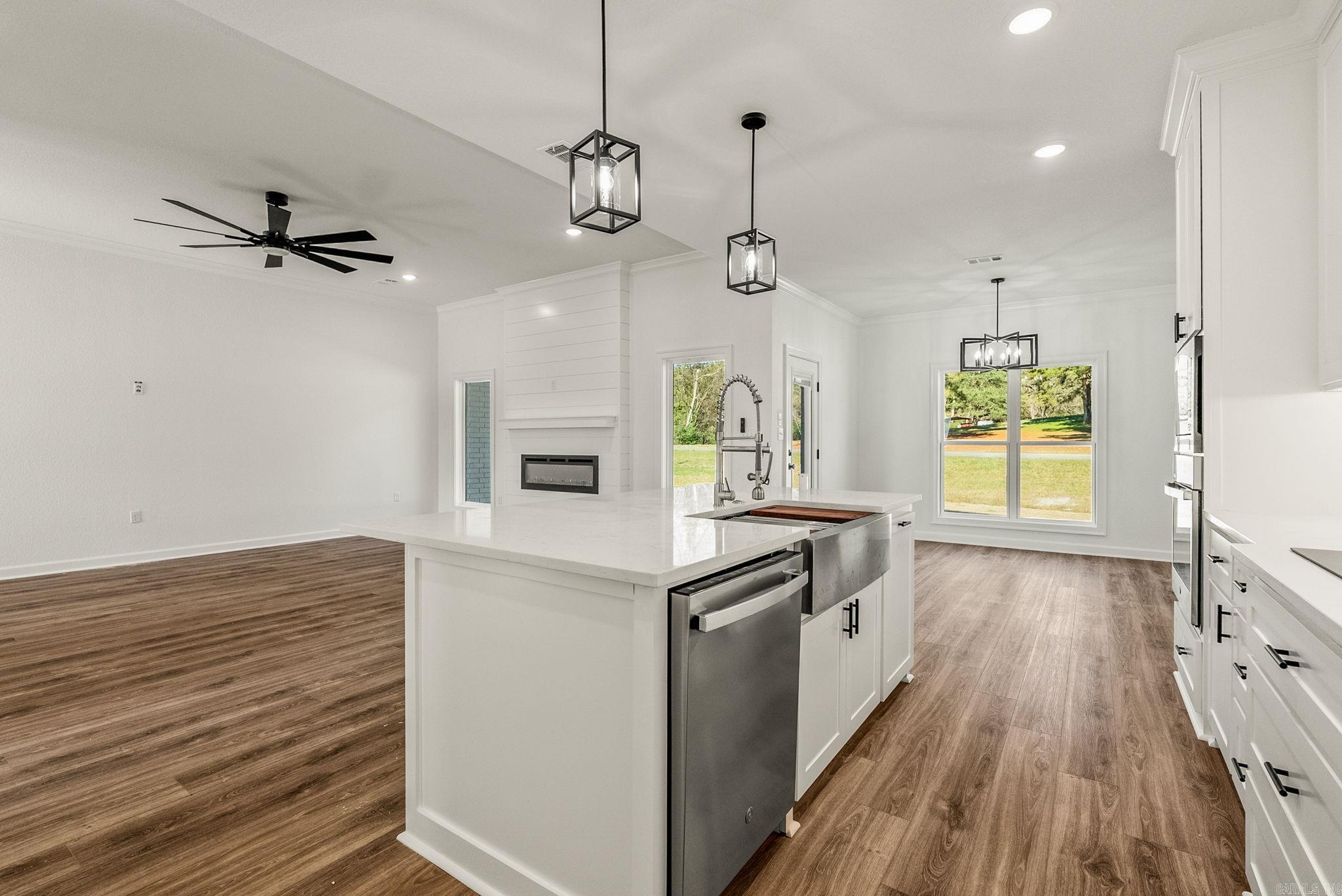 SUNSET LANDING - Residential