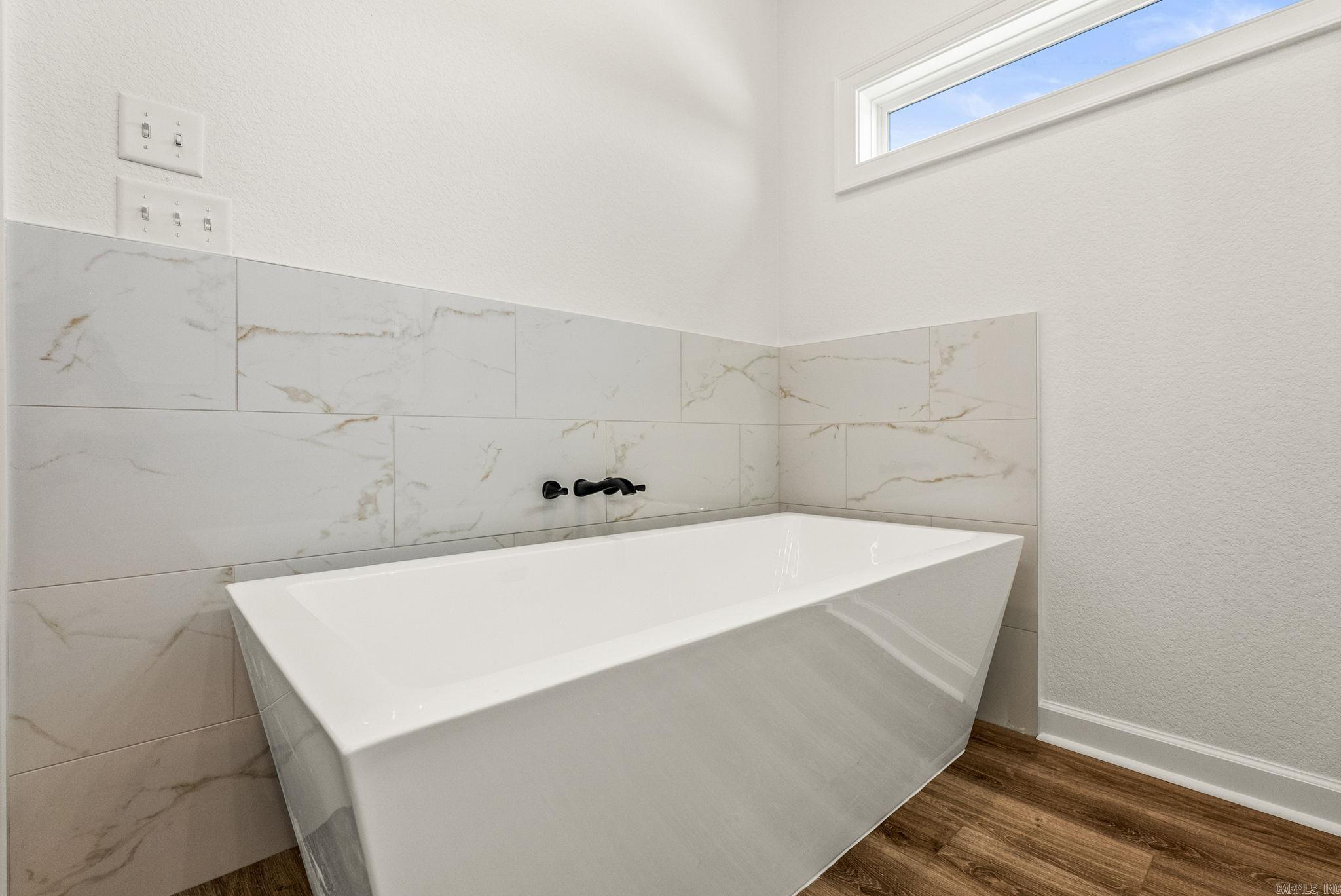 SUNSET LANDING - Residential