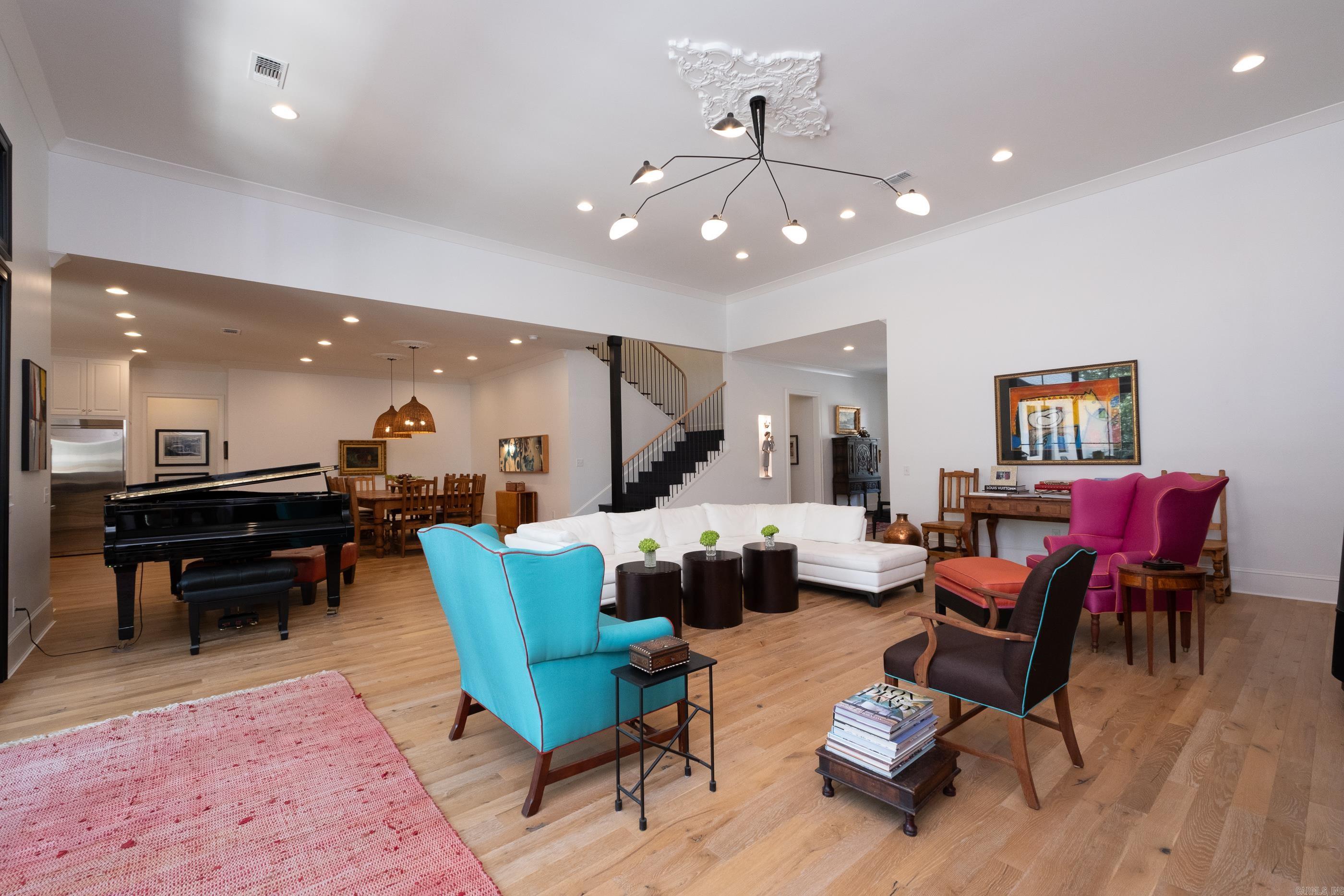 CHENAL VALLEY "FALSTONE COURT" - Residential