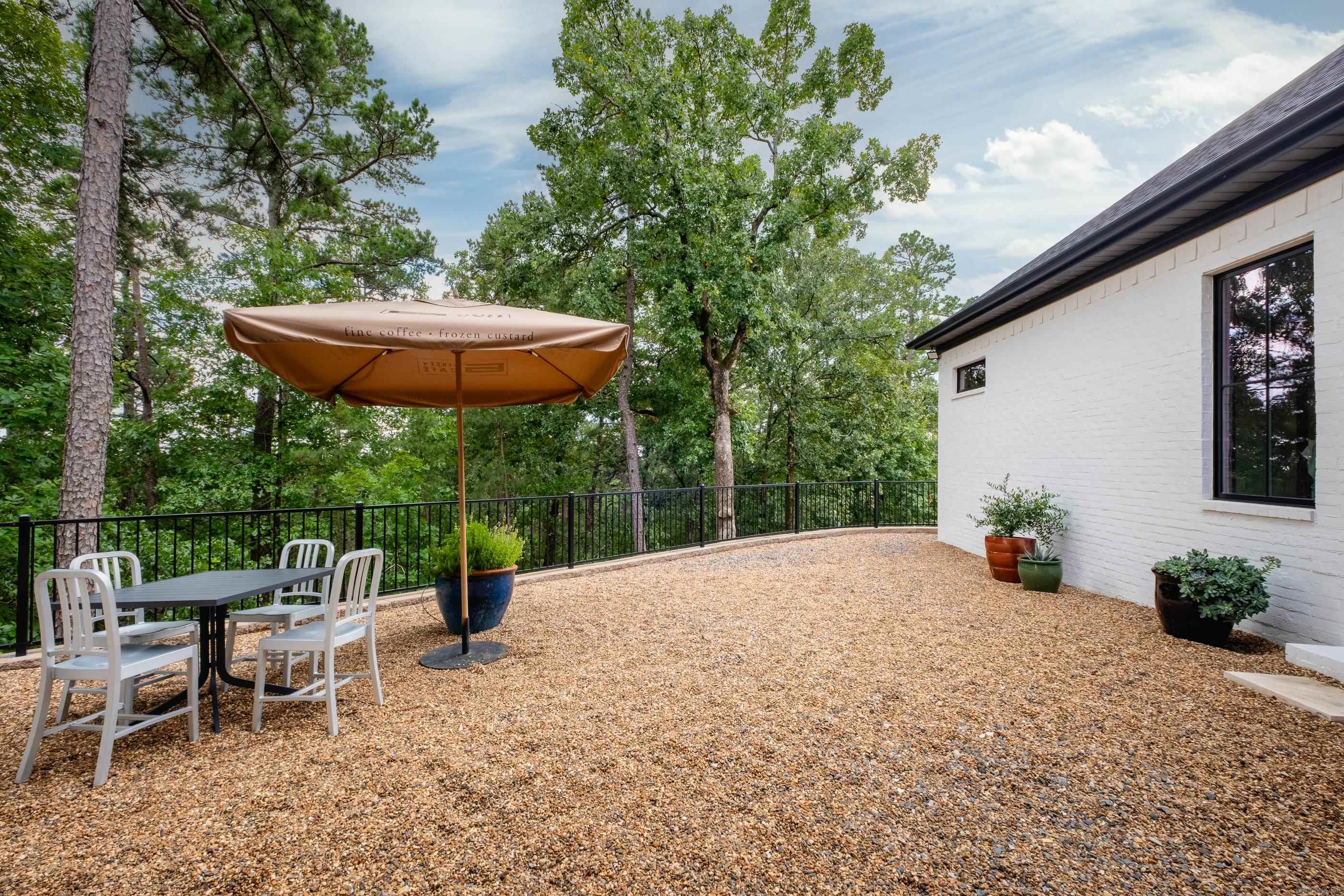 CHENAL VALLEY "FALSTONE COURT" - Residential