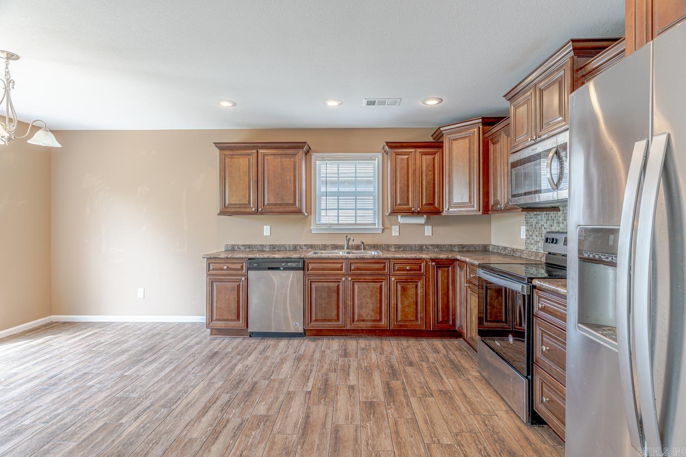 WINDSOR LANDING - Residential