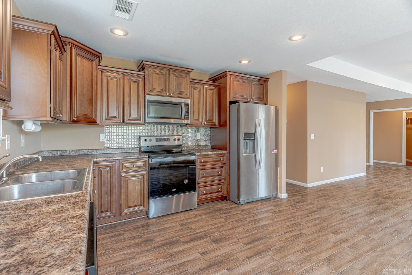 WINDSOR LANDING - Residential