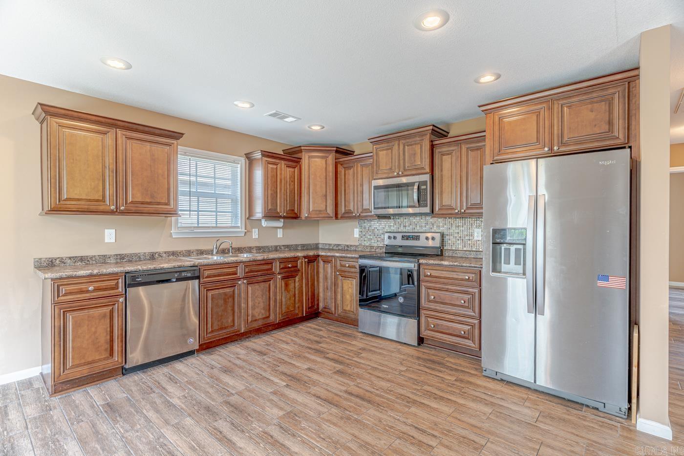 WINDSOR LANDING - Residential