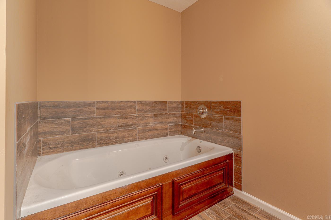 WINDSOR LANDING - Residential