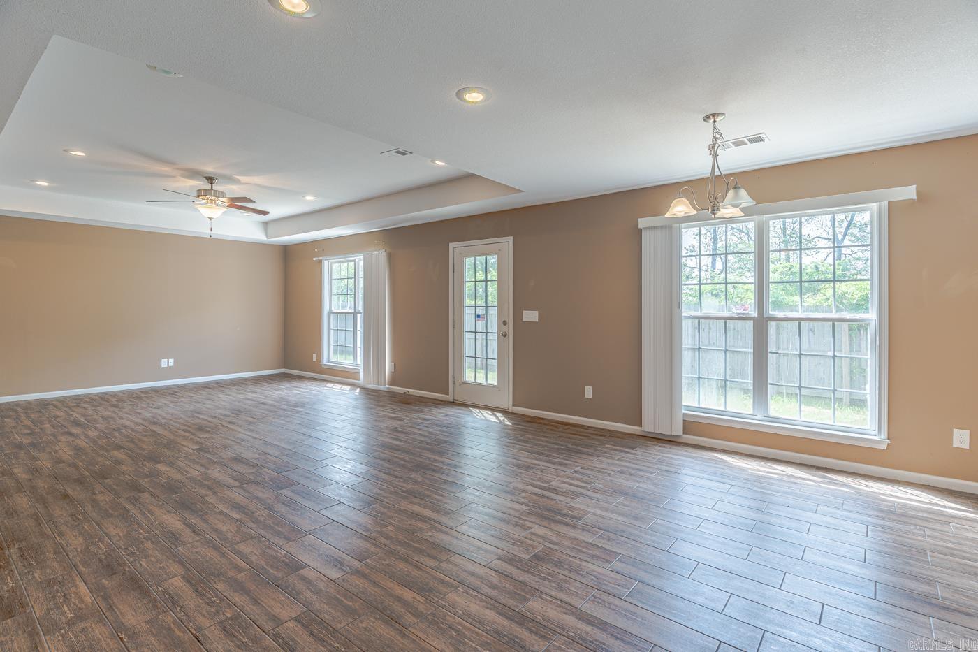 WINDSOR LANDING - Residential