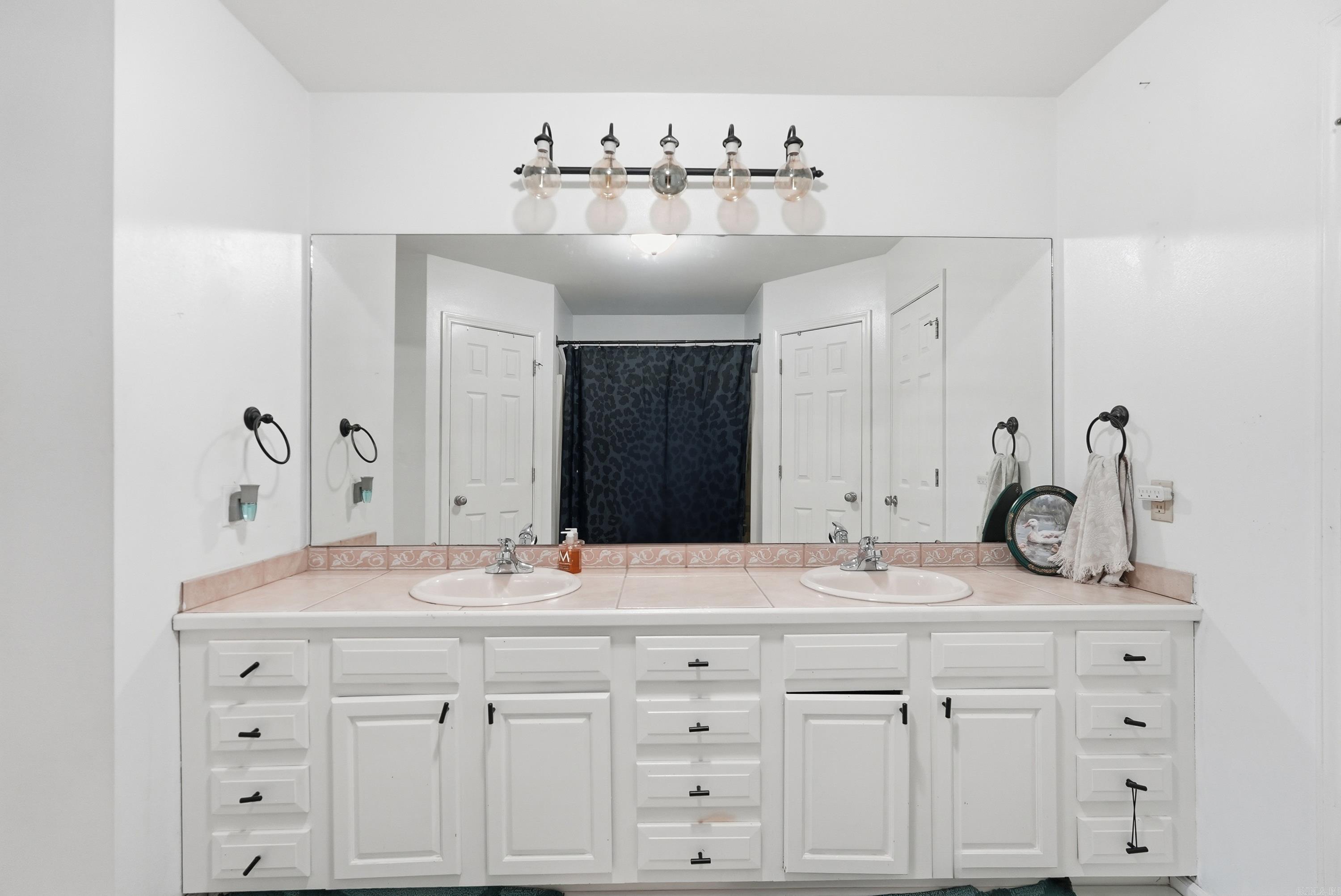 FREDERICK PLACE - Residential