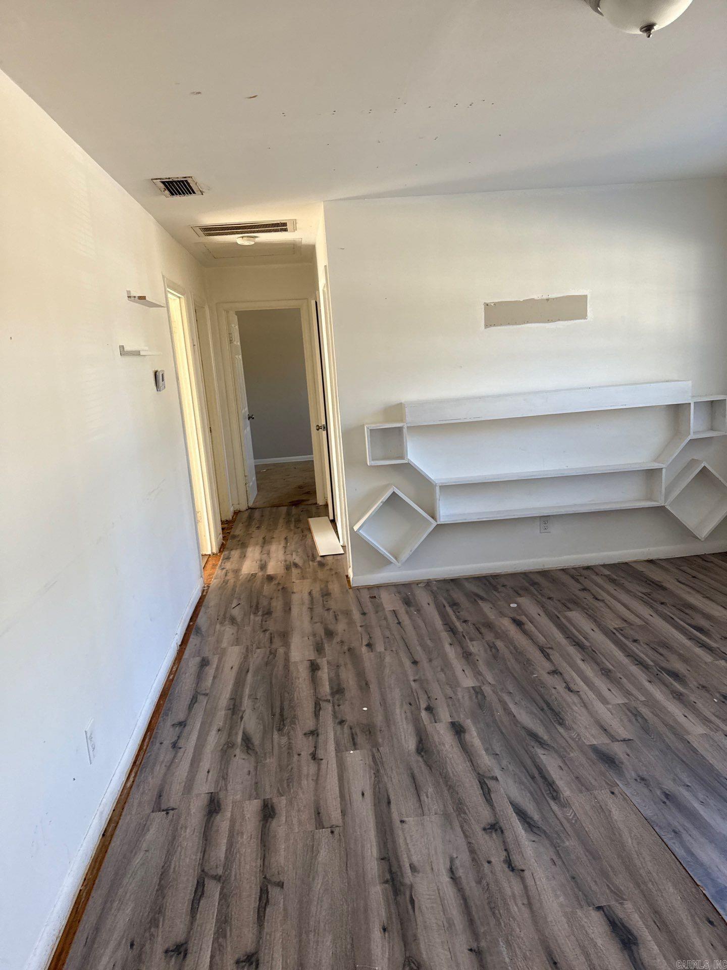 WAKEFIELD VILLAGE - Residential