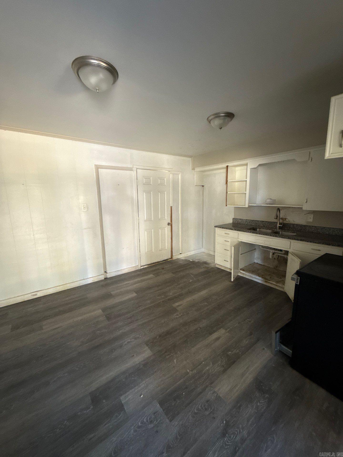 WAKEFIELD VILLAGE - Residential