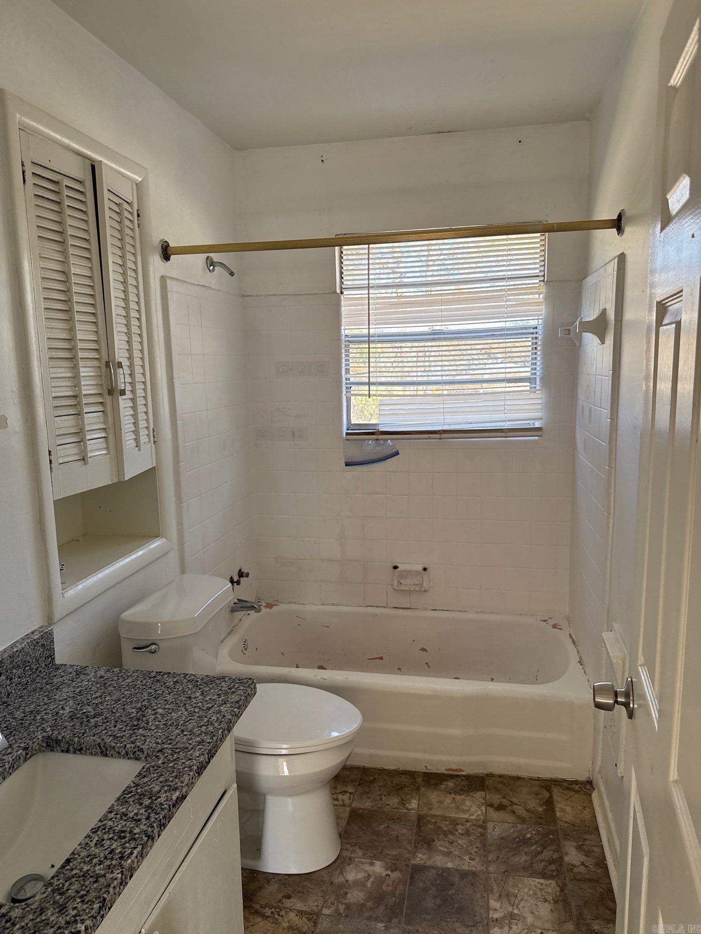 WAKEFIELD VILLAGE - Residential