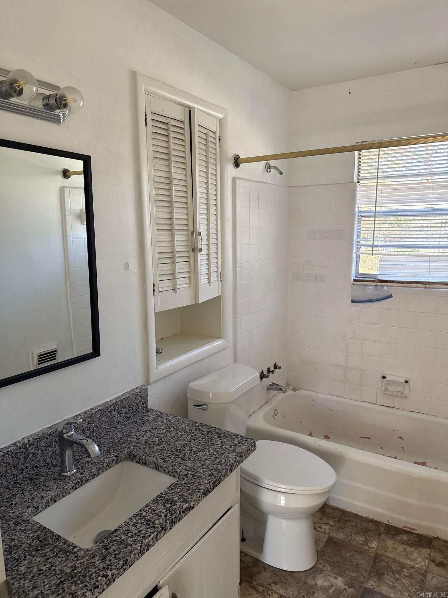 WAKEFIELD VILLAGE - Residential