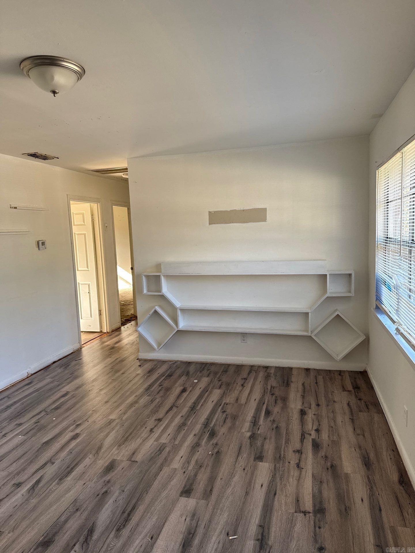 WAKEFIELD VILLAGE - Residential