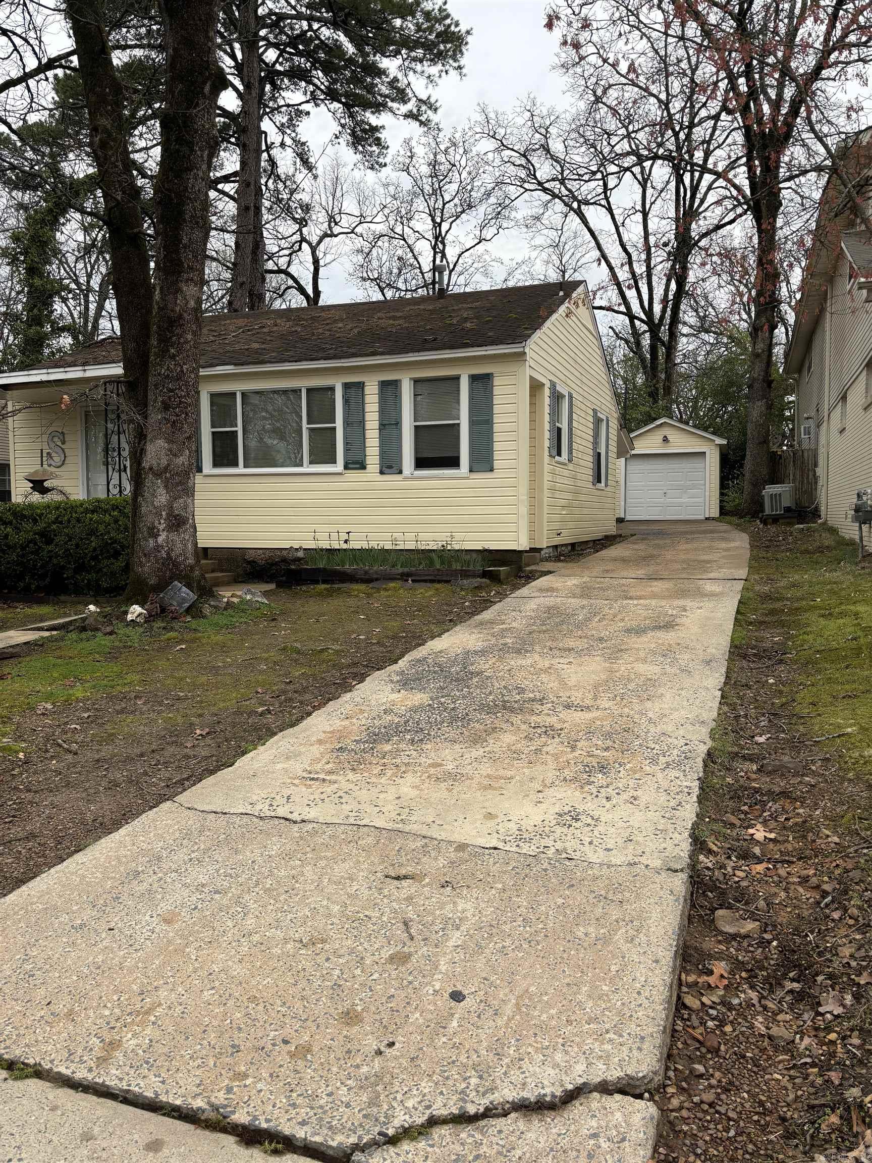 CAMMACK WOODS - Residential