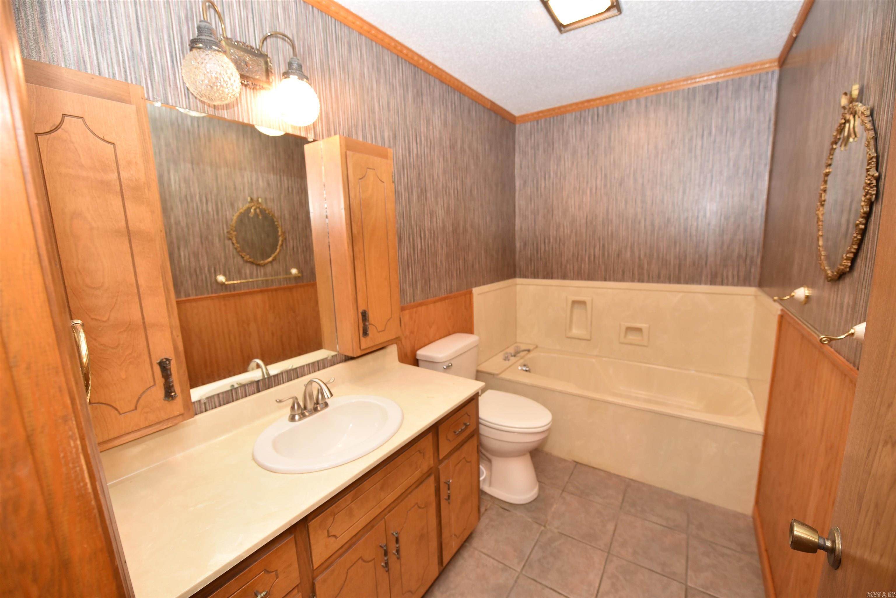 INDIAN HILLS - Residential