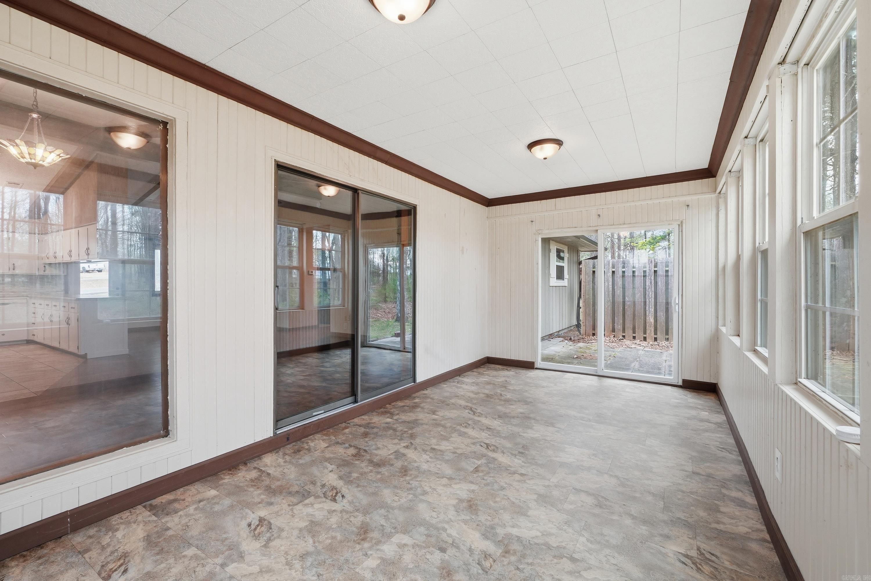 INDIAN HILLS - Residential