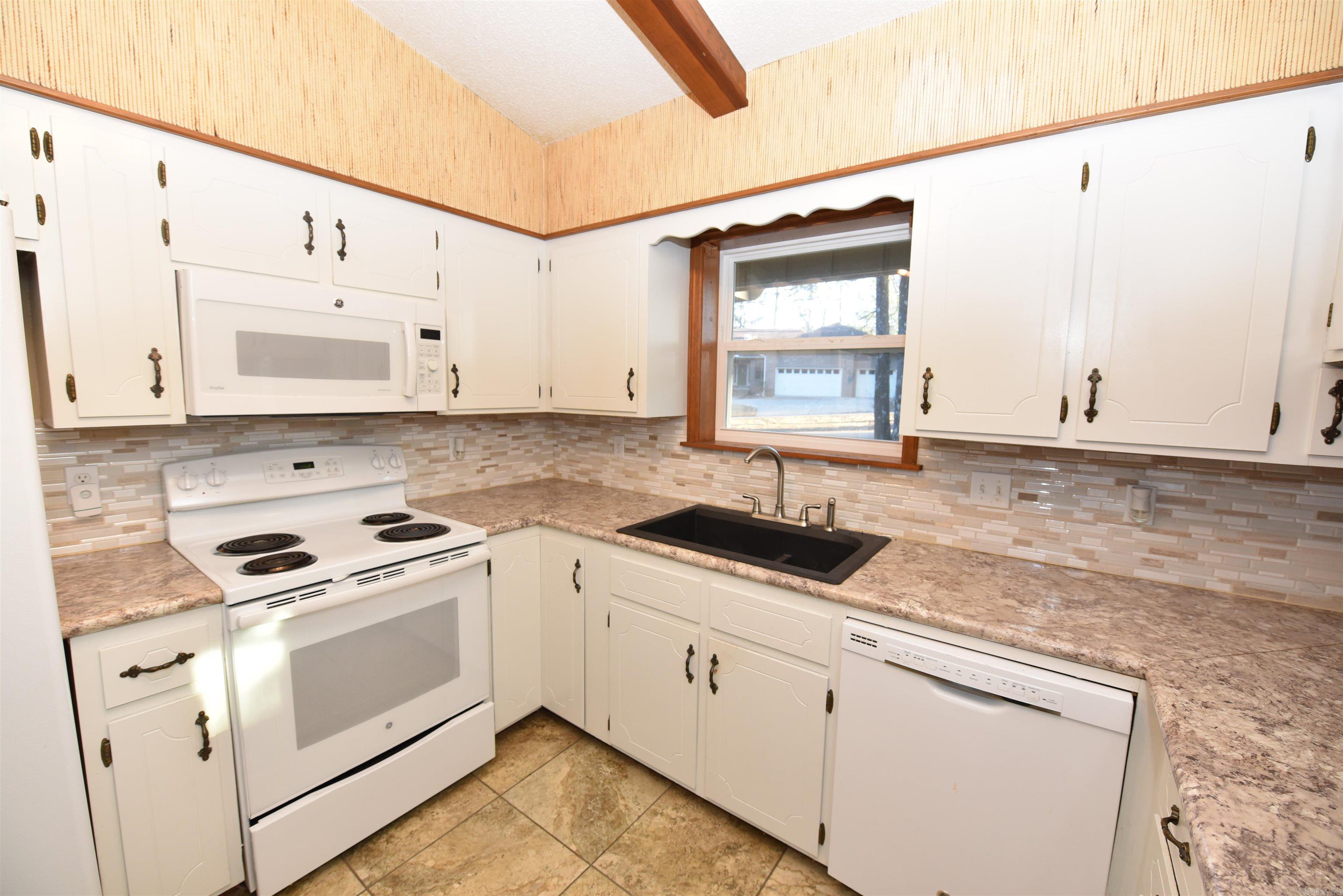 INDIAN HILLS - Residential