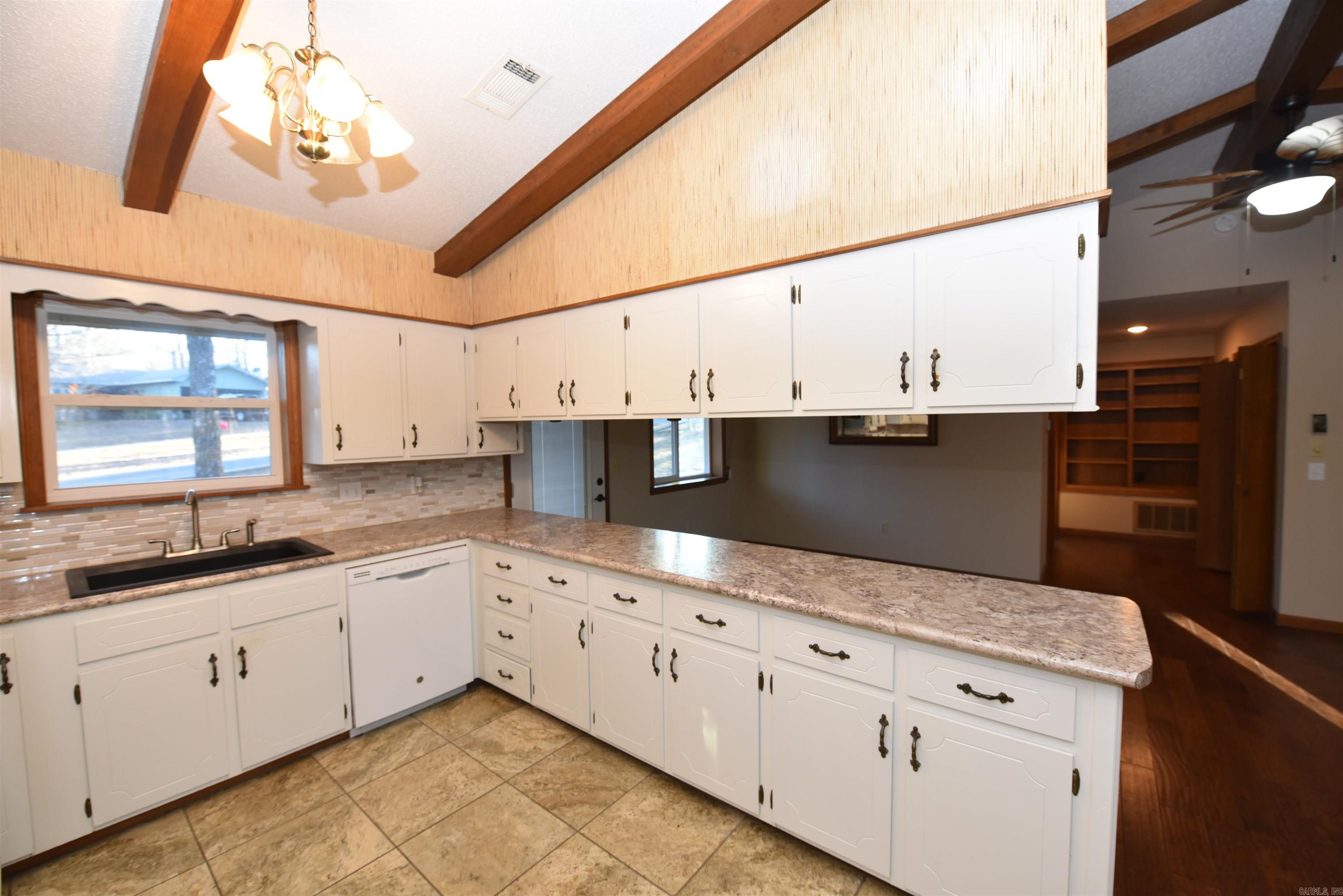 INDIAN HILLS - Residential