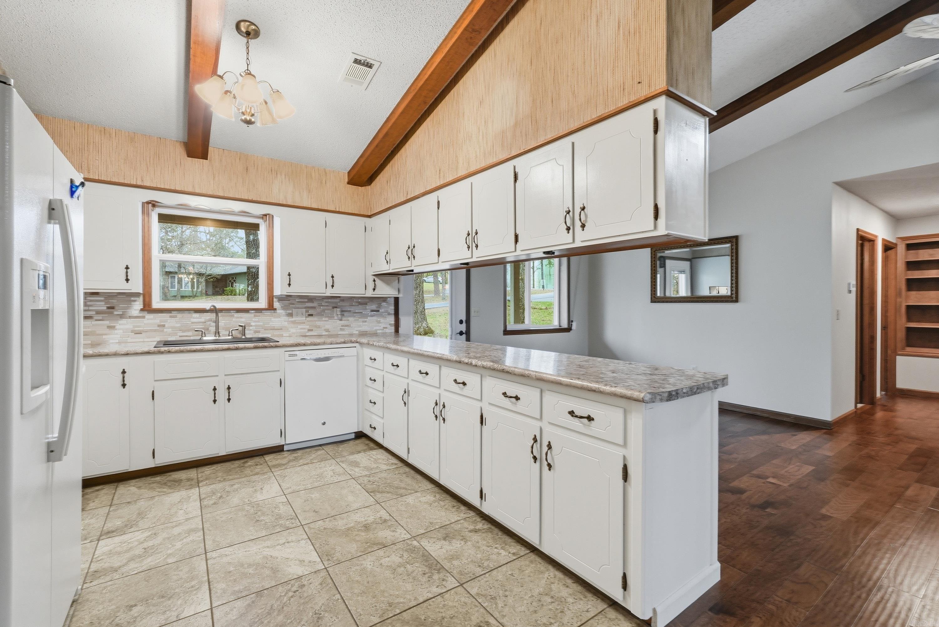 INDIAN HILLS - Residential