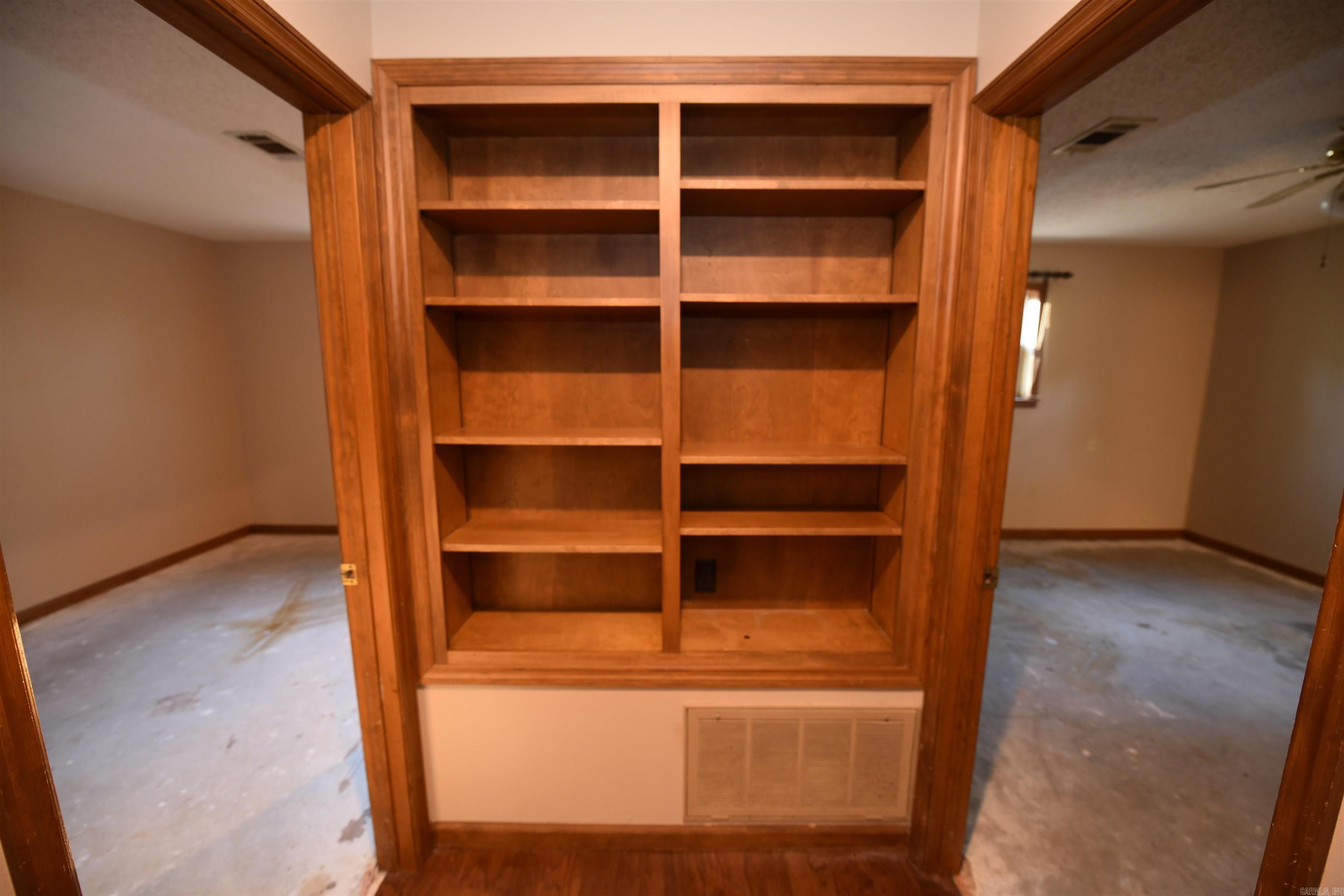 INDIAN HILLS - Residential