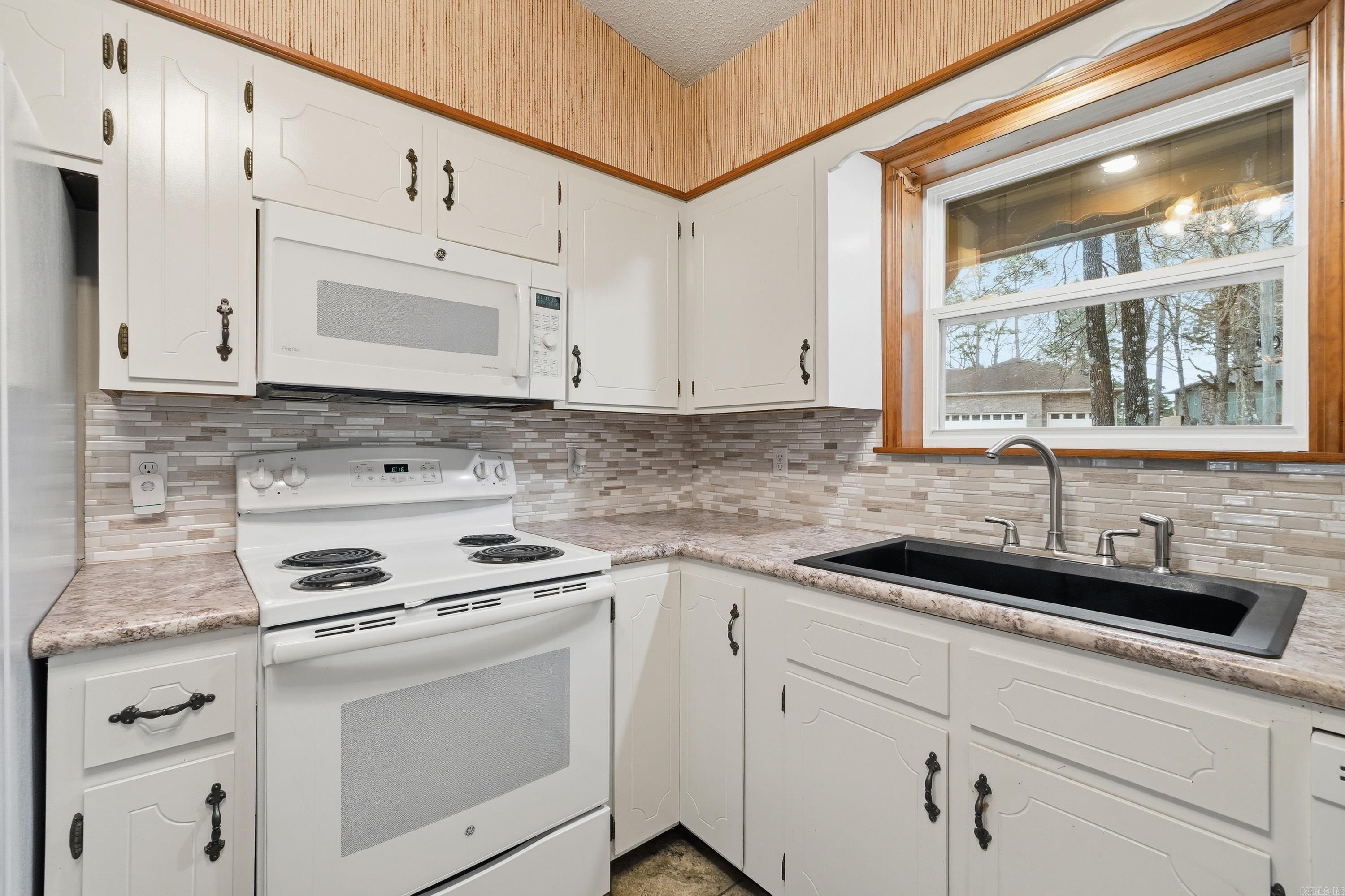 INDIAN HILLS - Residential