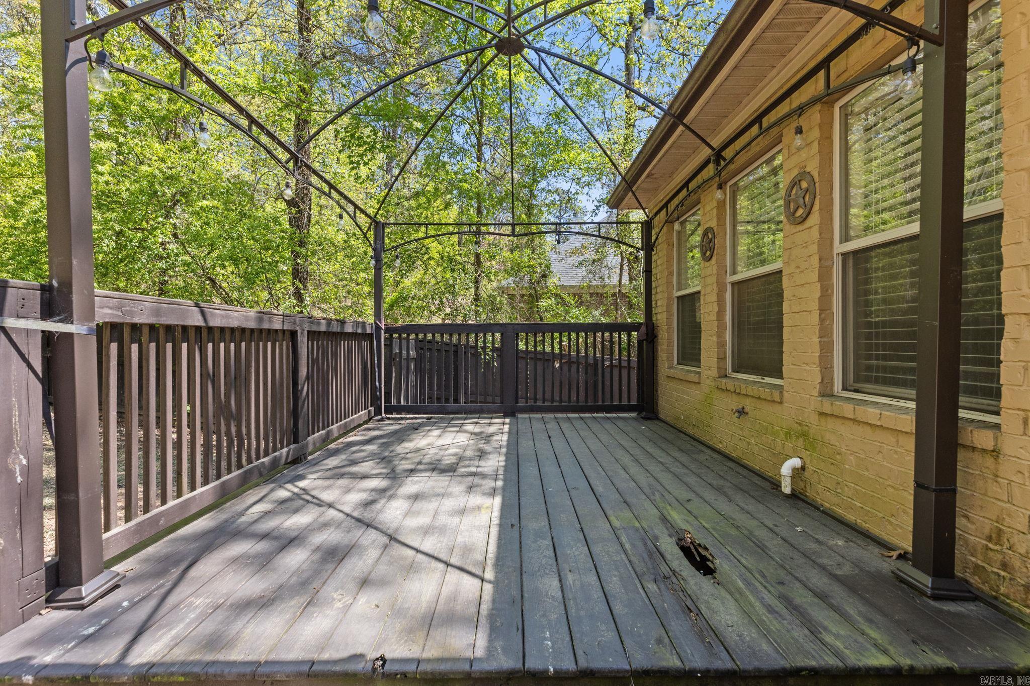 WOODLANDS EDGE - Residential